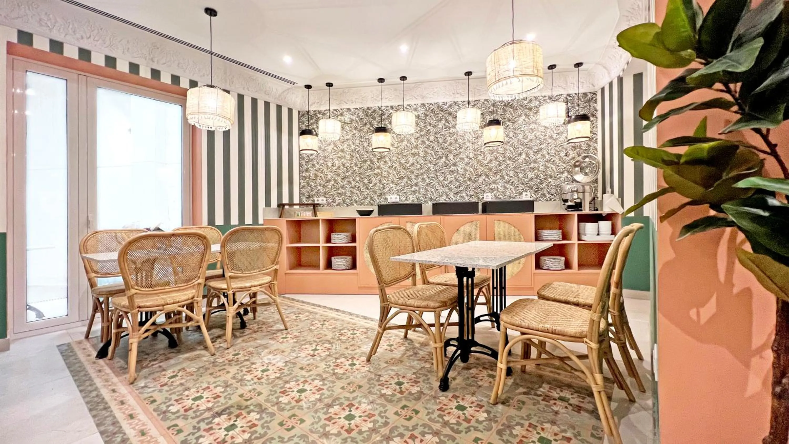 Buffet breakfast in Soho Boutique Turia