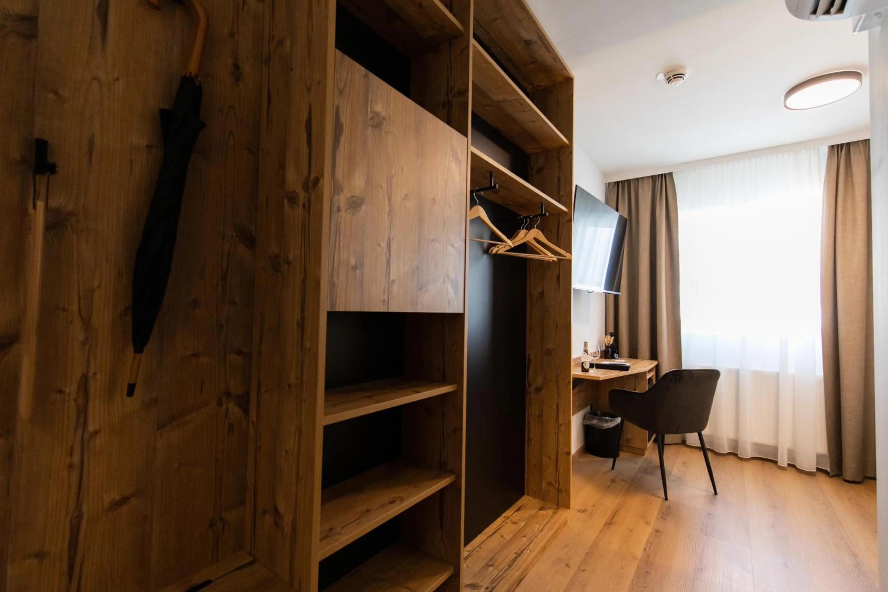 TV and multimedia in Self-Check-in Hotel VinoQ Zistersdorf