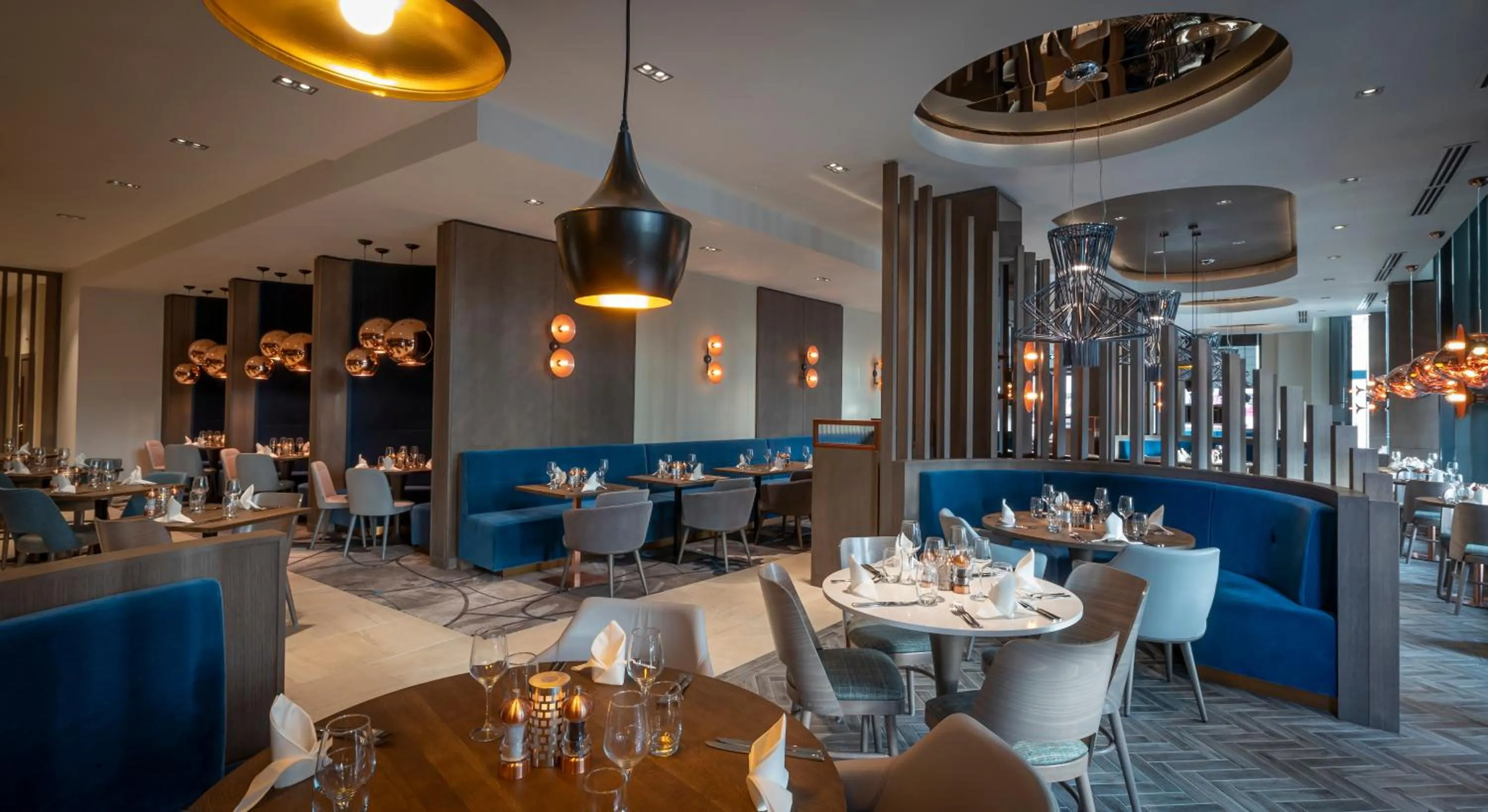 Restaurant/places to eat in Clayton Hotel Glasgow City