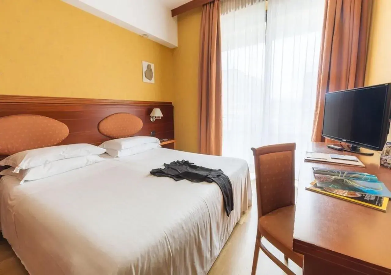 Classic Double or Twin Room in Hotel Nettuno Classic Double or Twin Room in Hotel Nettuno