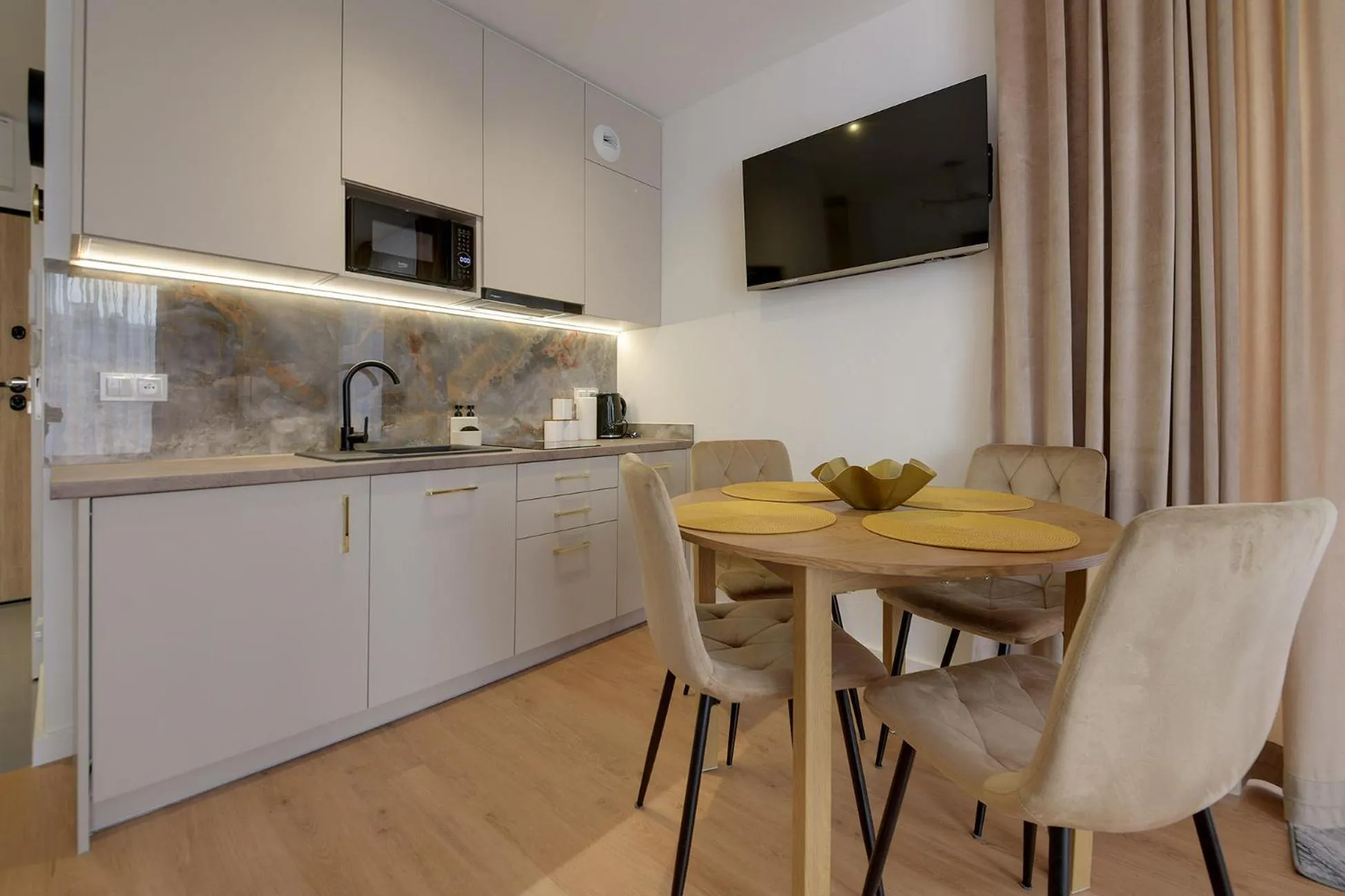 TV and multimedia in RentPlanet - Apartamenty IzerSKI Resort