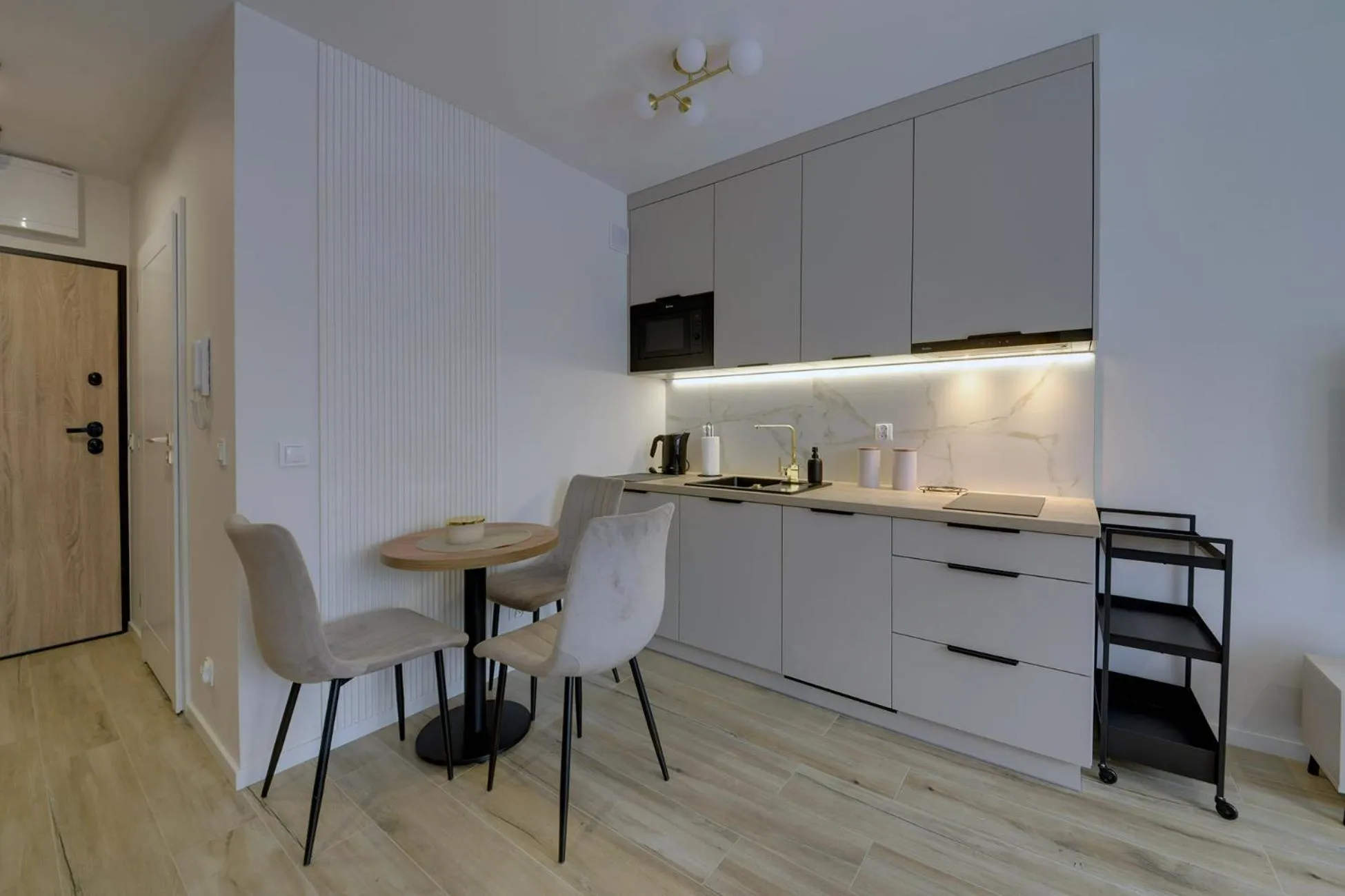 Kitchen or kitchenette in RentPlanet - Apartamenty IzerSKI Resort