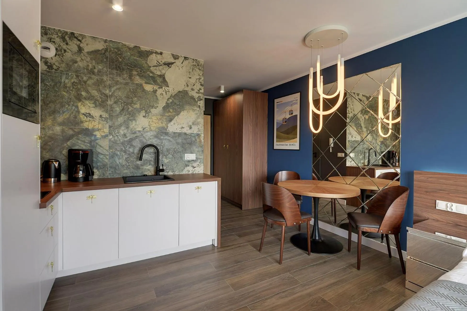 Kitchen or kitchenette in RentPlanet - Apartamenty IzerSKI Resort