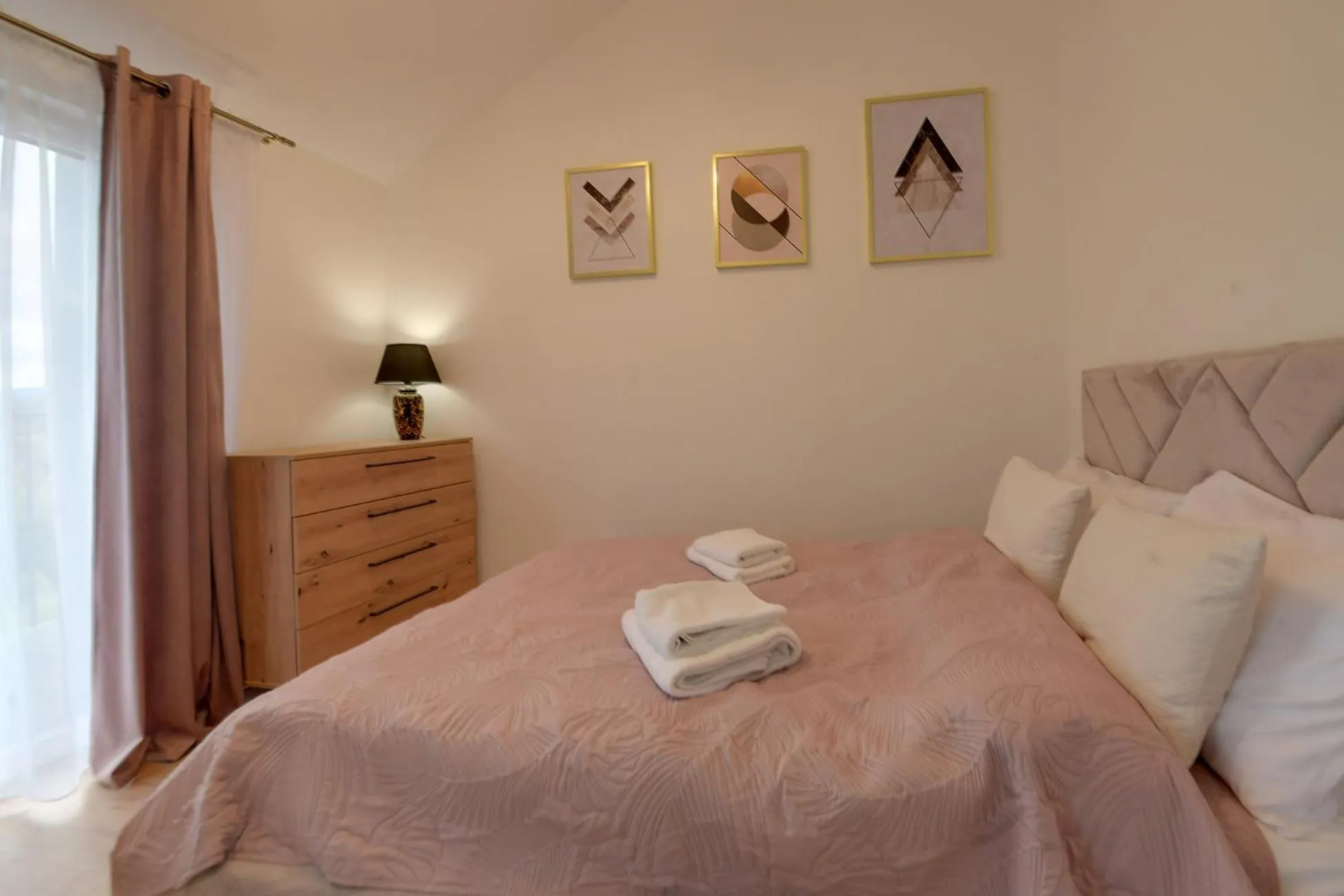 Bed in RentPlanet - Apartamenty IzerSKI Resort