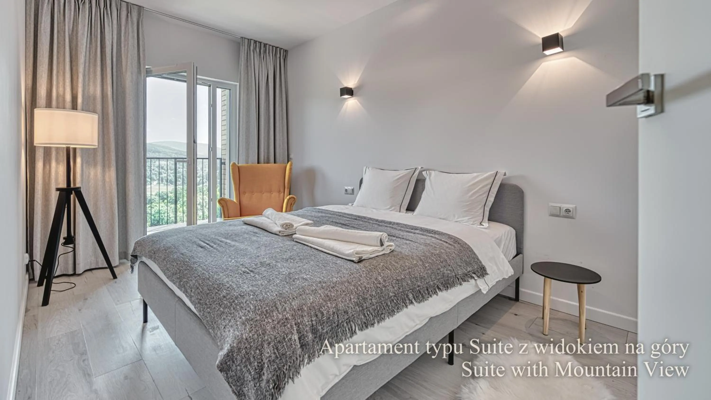 Bedroom, Bed in RentPlanet - Apartamenty IzerSKI Resort