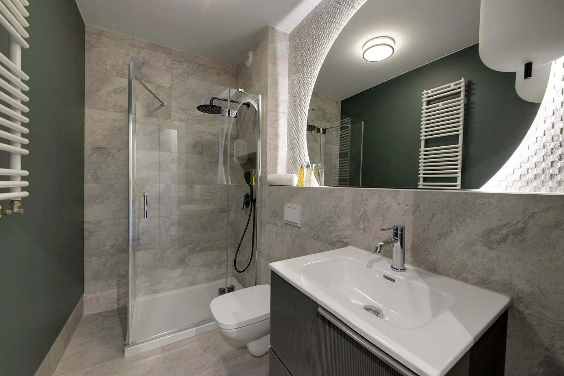 Shower in RentPlanet - Apartamenty IzerSKI Resort