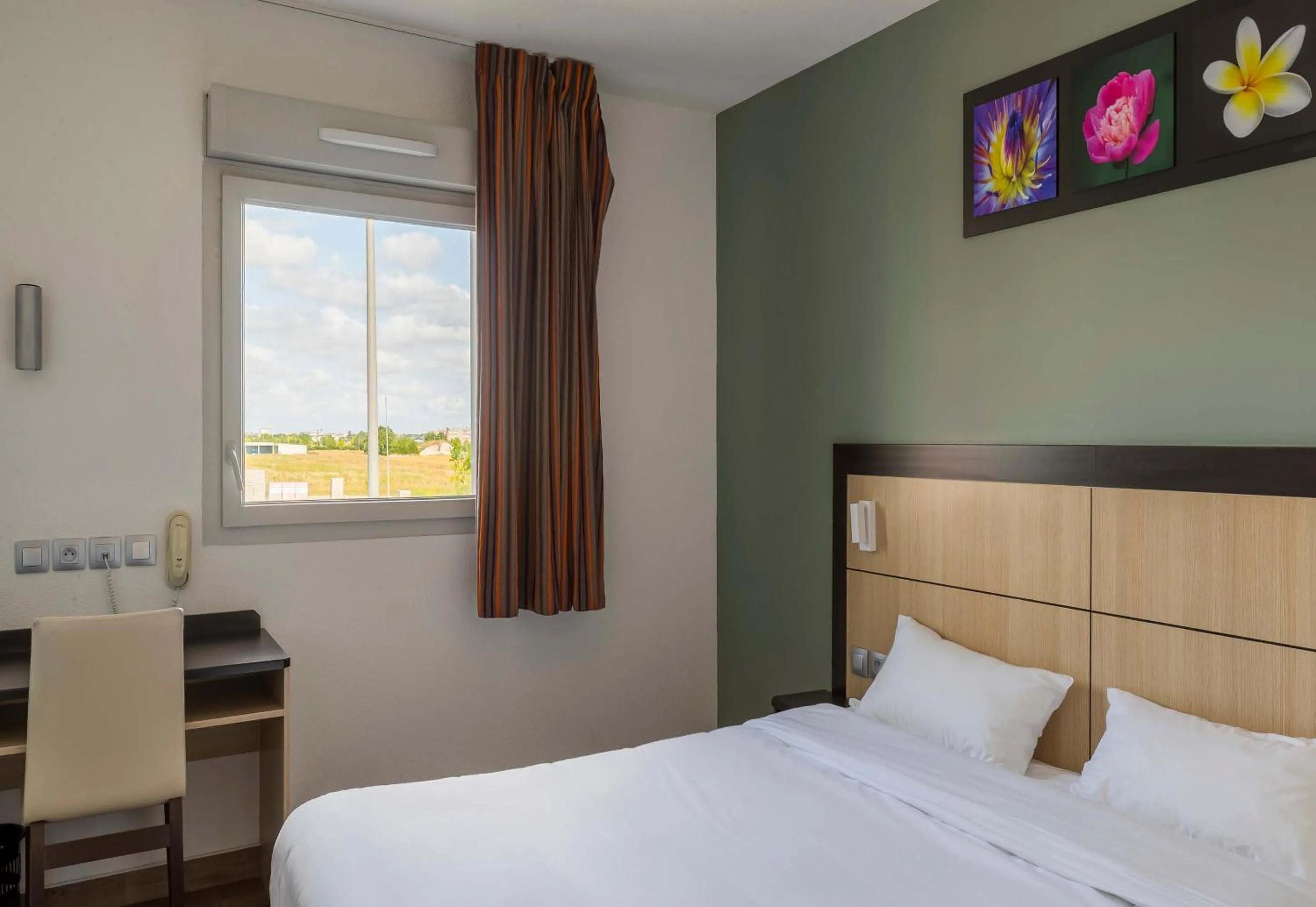 Bedroom, Bed in B&B HOTEL Romilly-sur-Seine