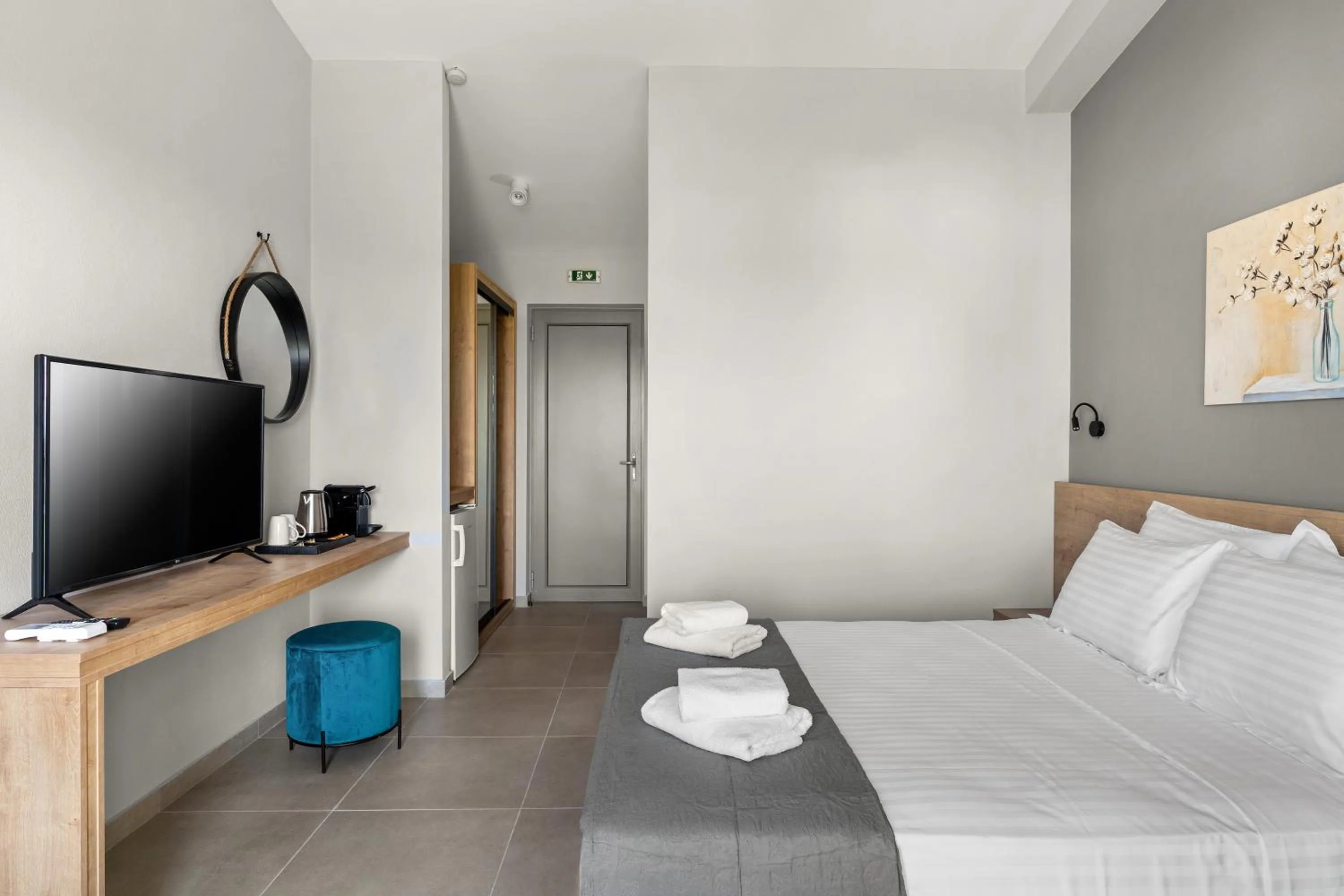 Communal lounge/ TV room in Sarah Luxury Rooms