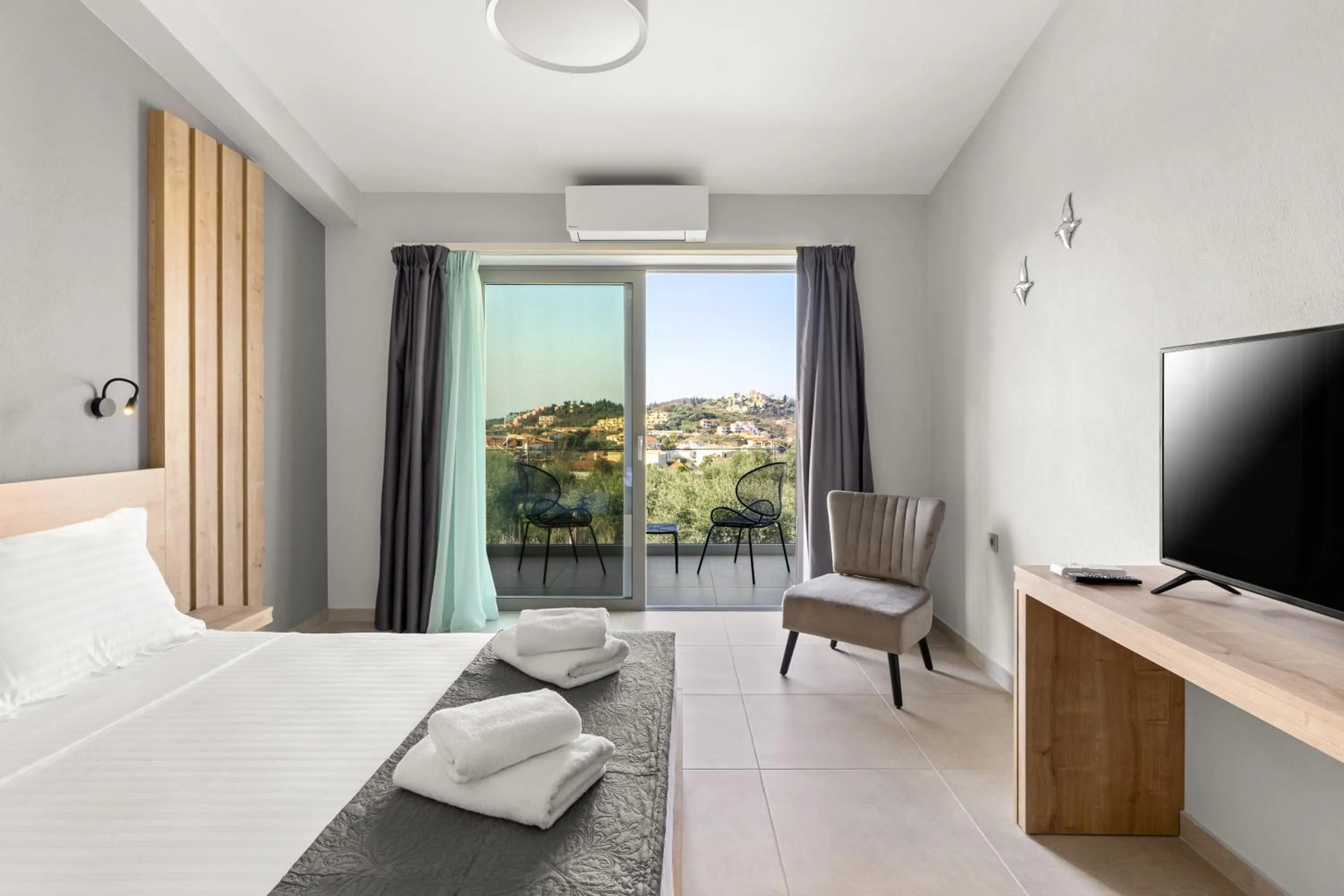 Photo of the whole room in Sarah Luxury Rooms