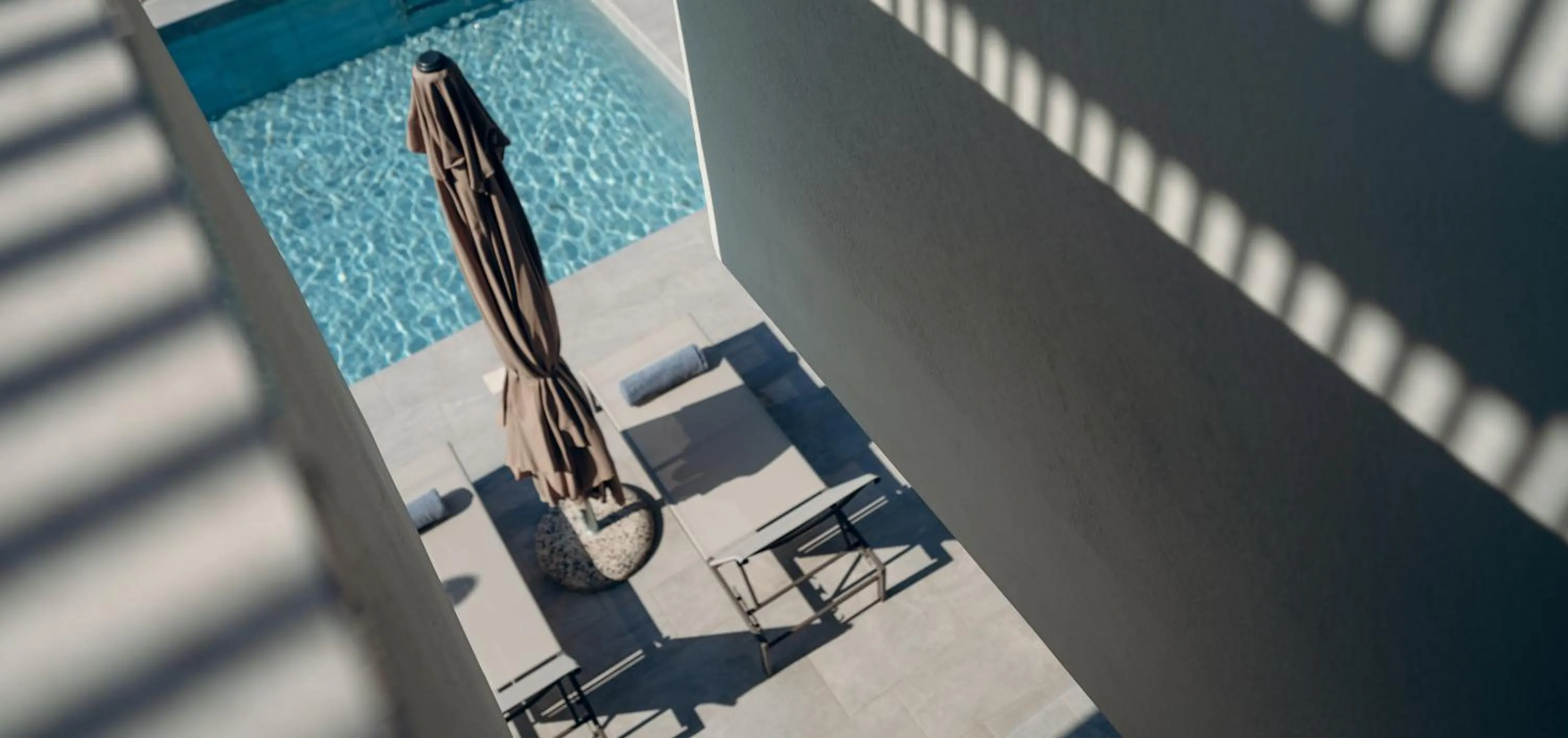 Swimming pool in Sarah Luxury Rooms