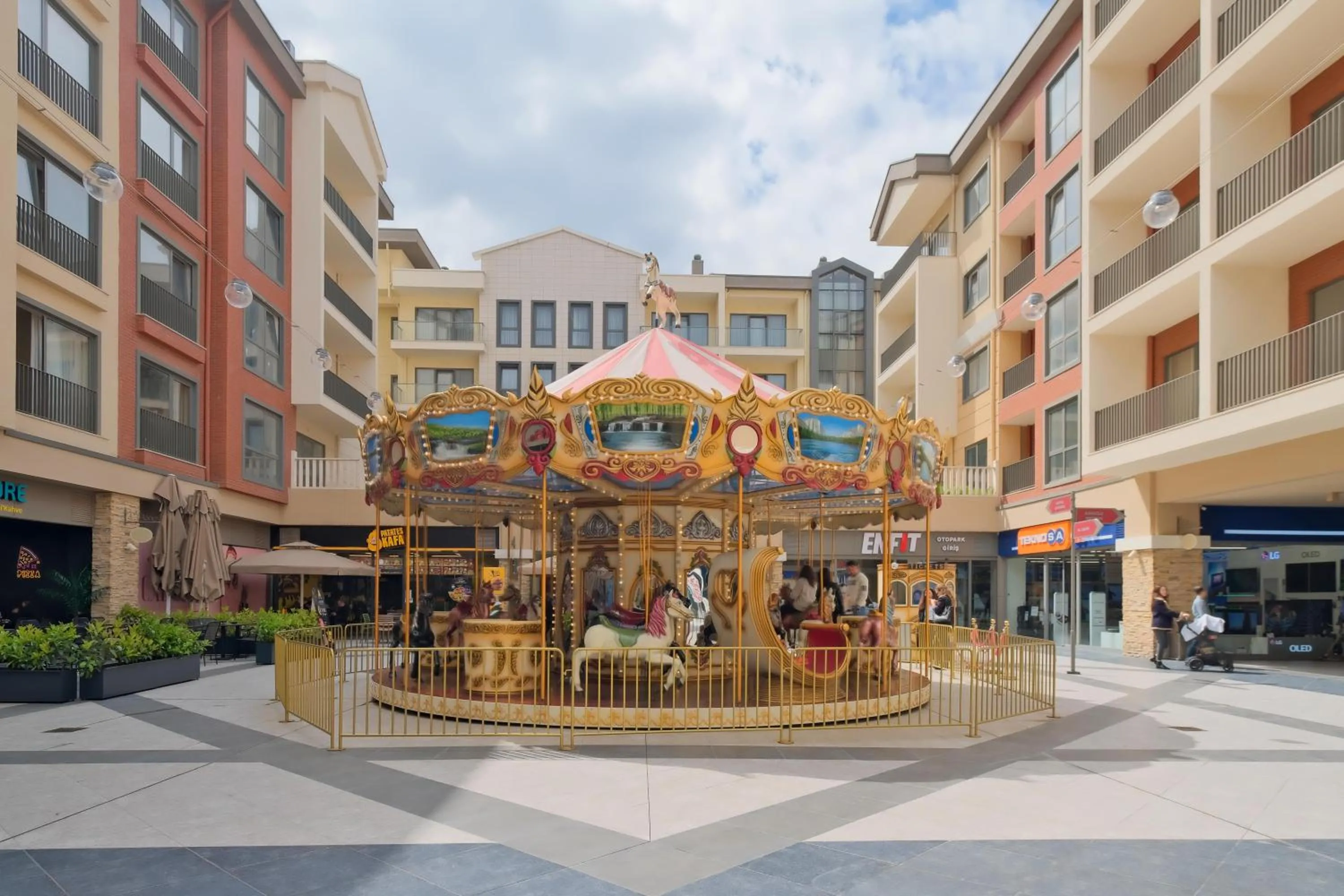 Property building in New Inn Hotel Cadde 54 Mall