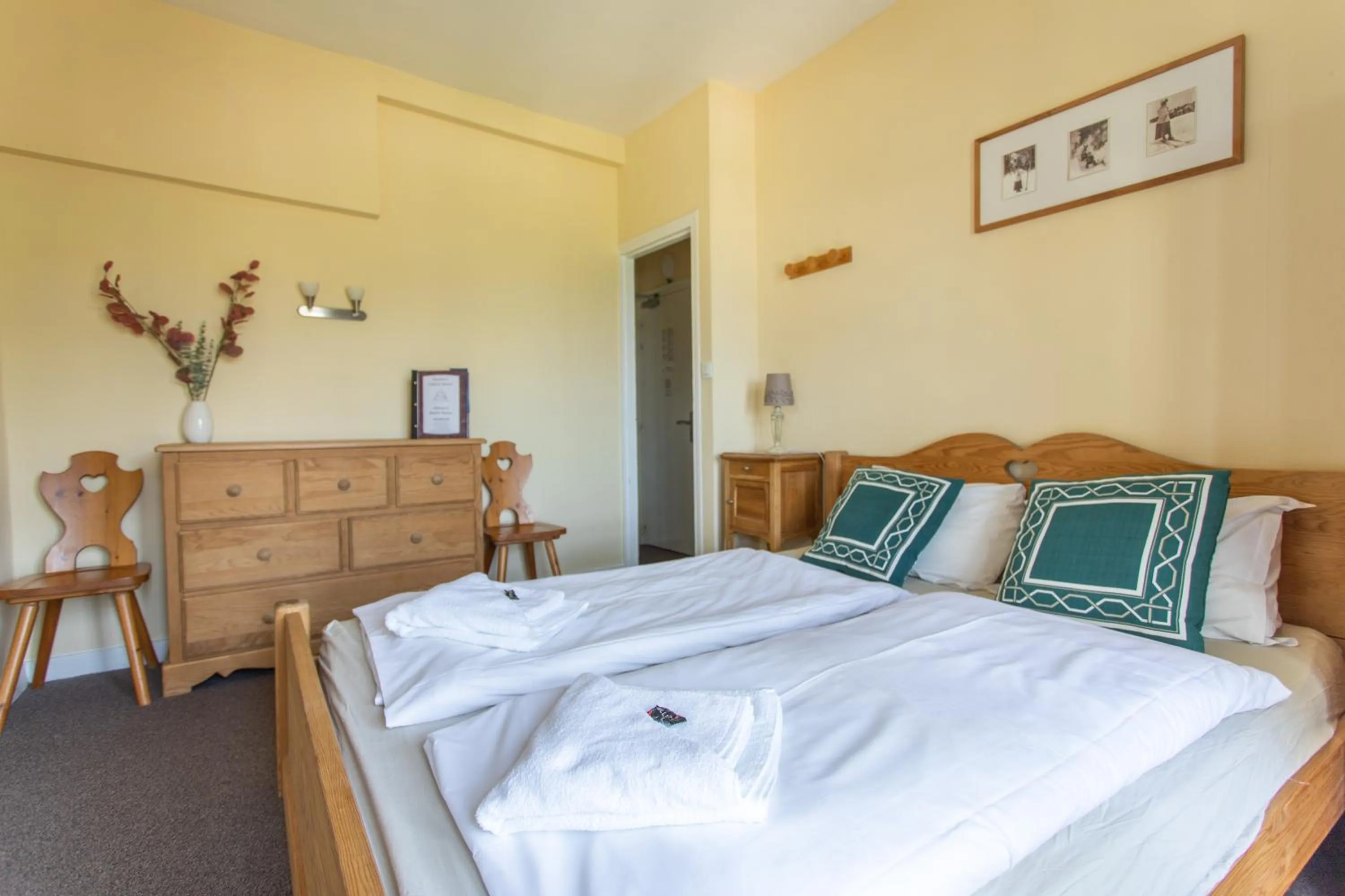 Bed in Hotel le Chamois