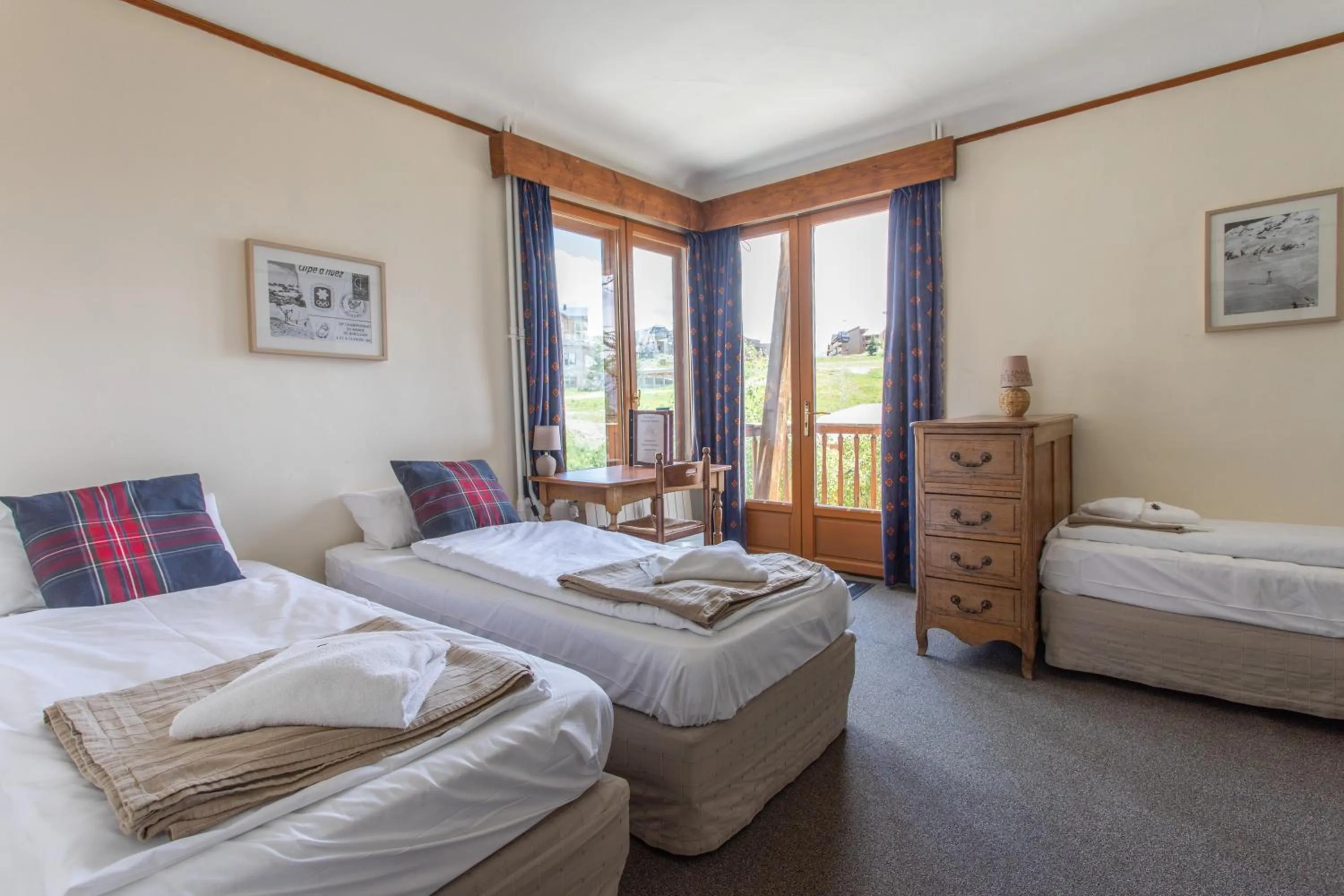 Bed in Hotel le Chamois