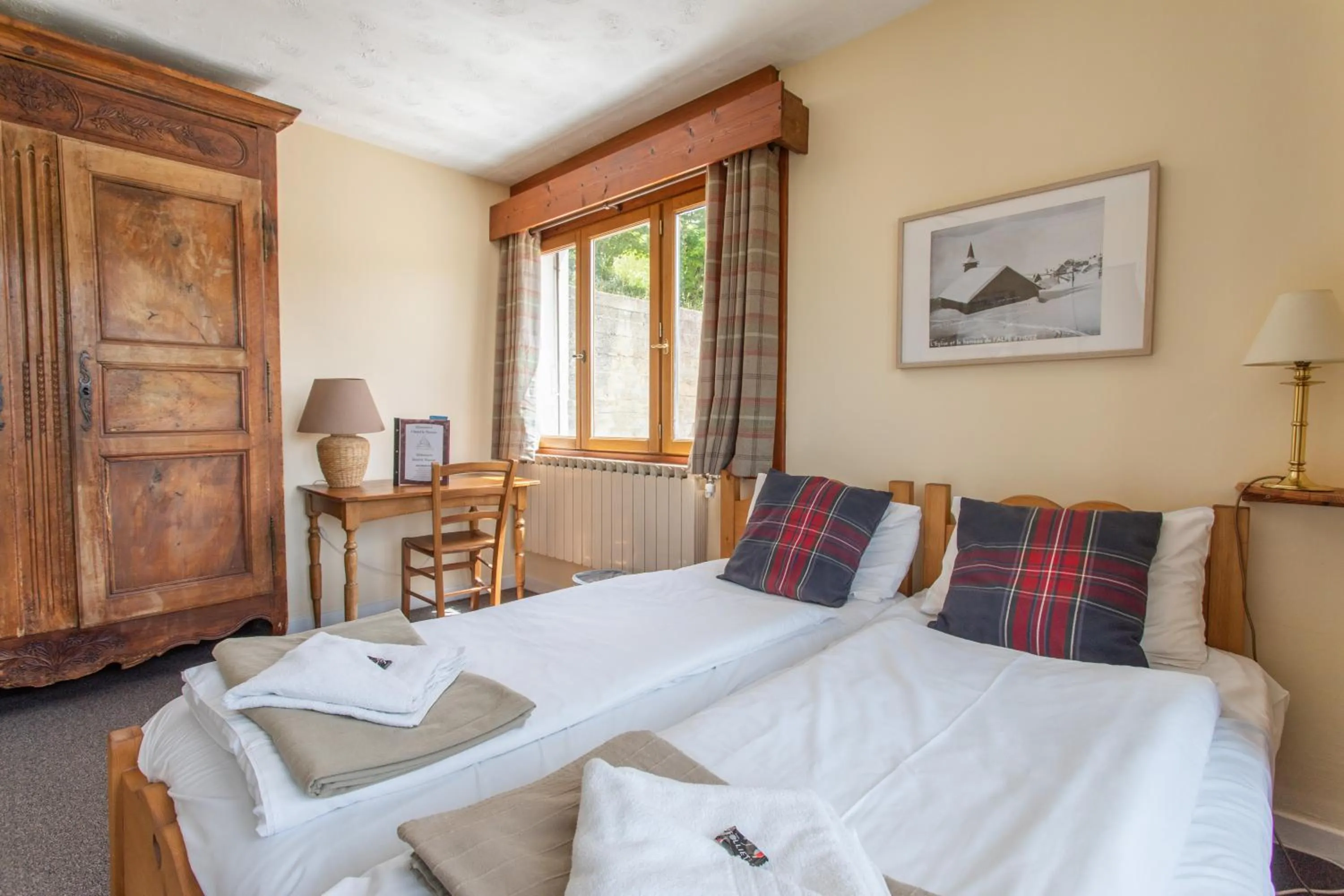 Bed in Hotel le Chamois