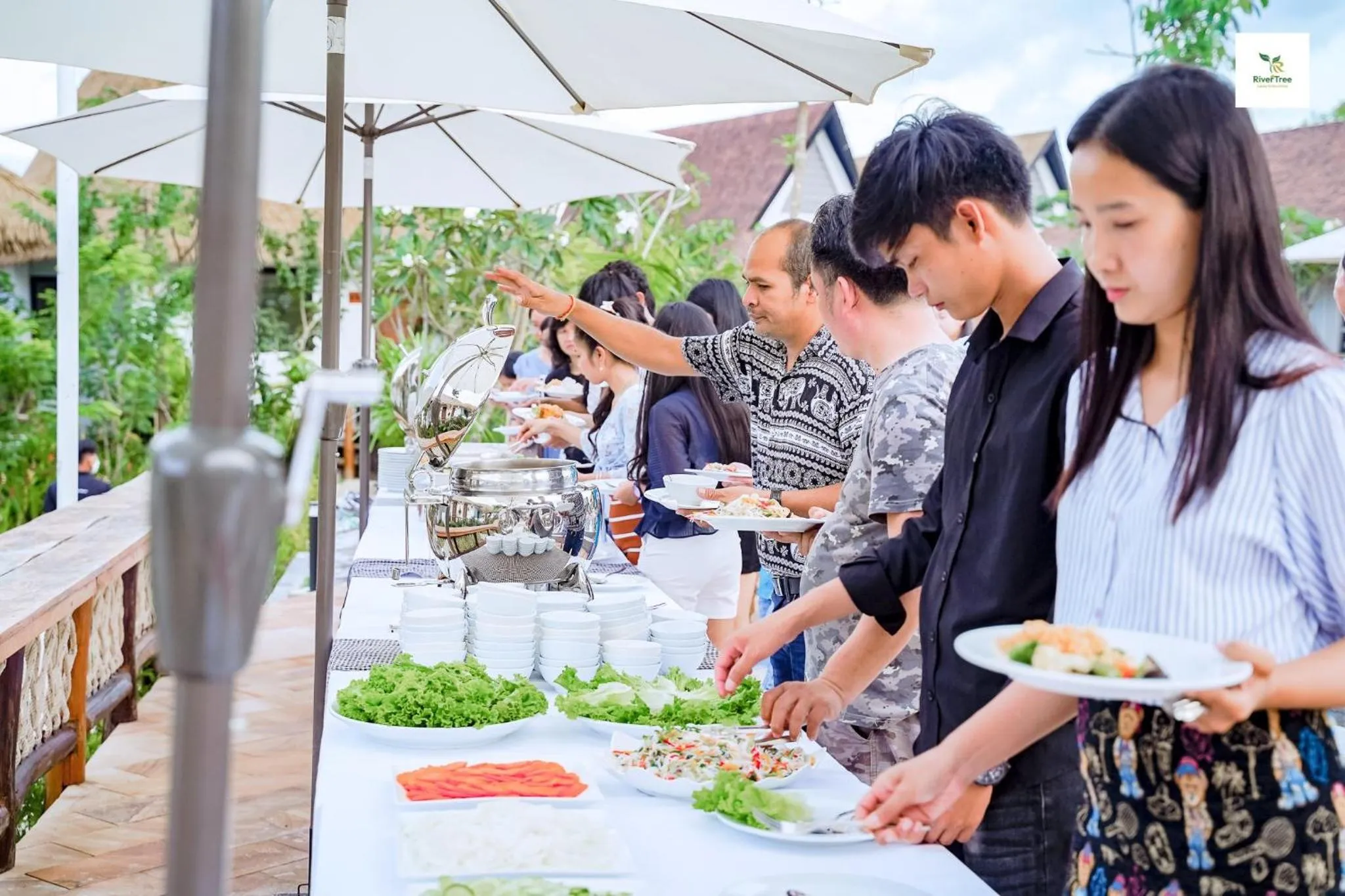 Restaurant/places to eat in RiverTree Villa & Resort