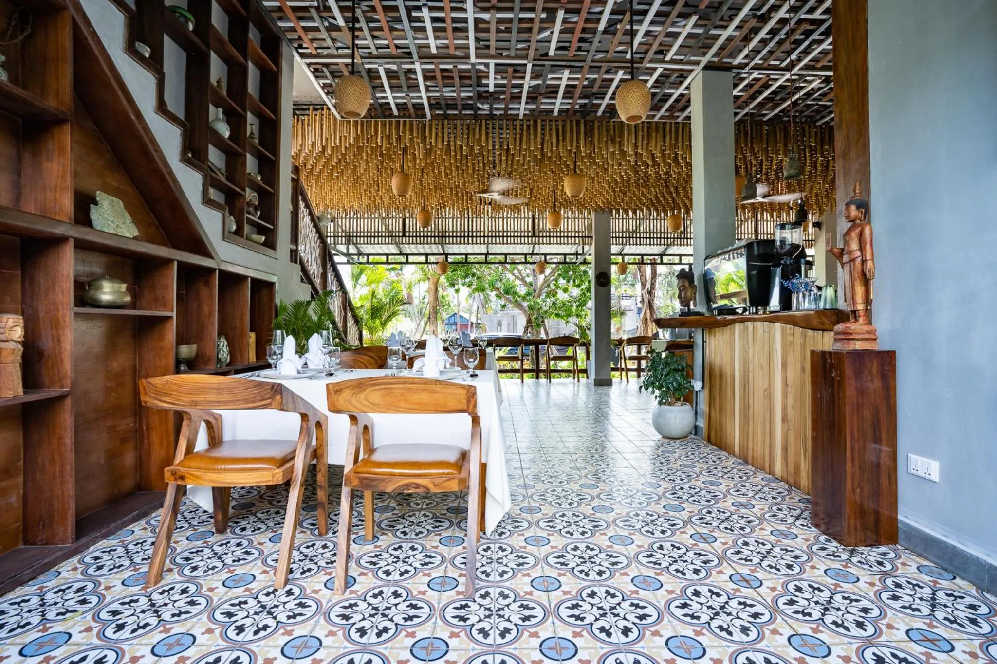 Restaurant/places to eat in RiverTree Villa & Resort