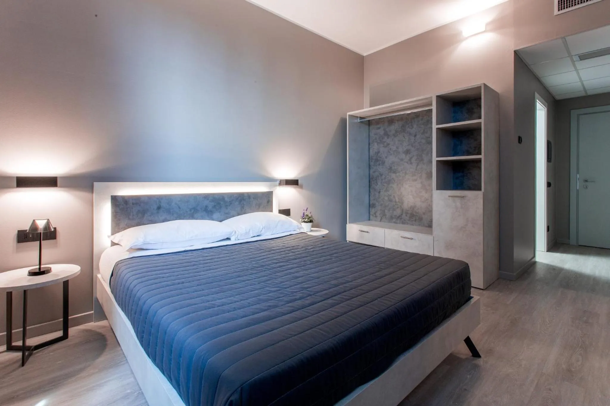 Bedroom, Bed in Break Hotel