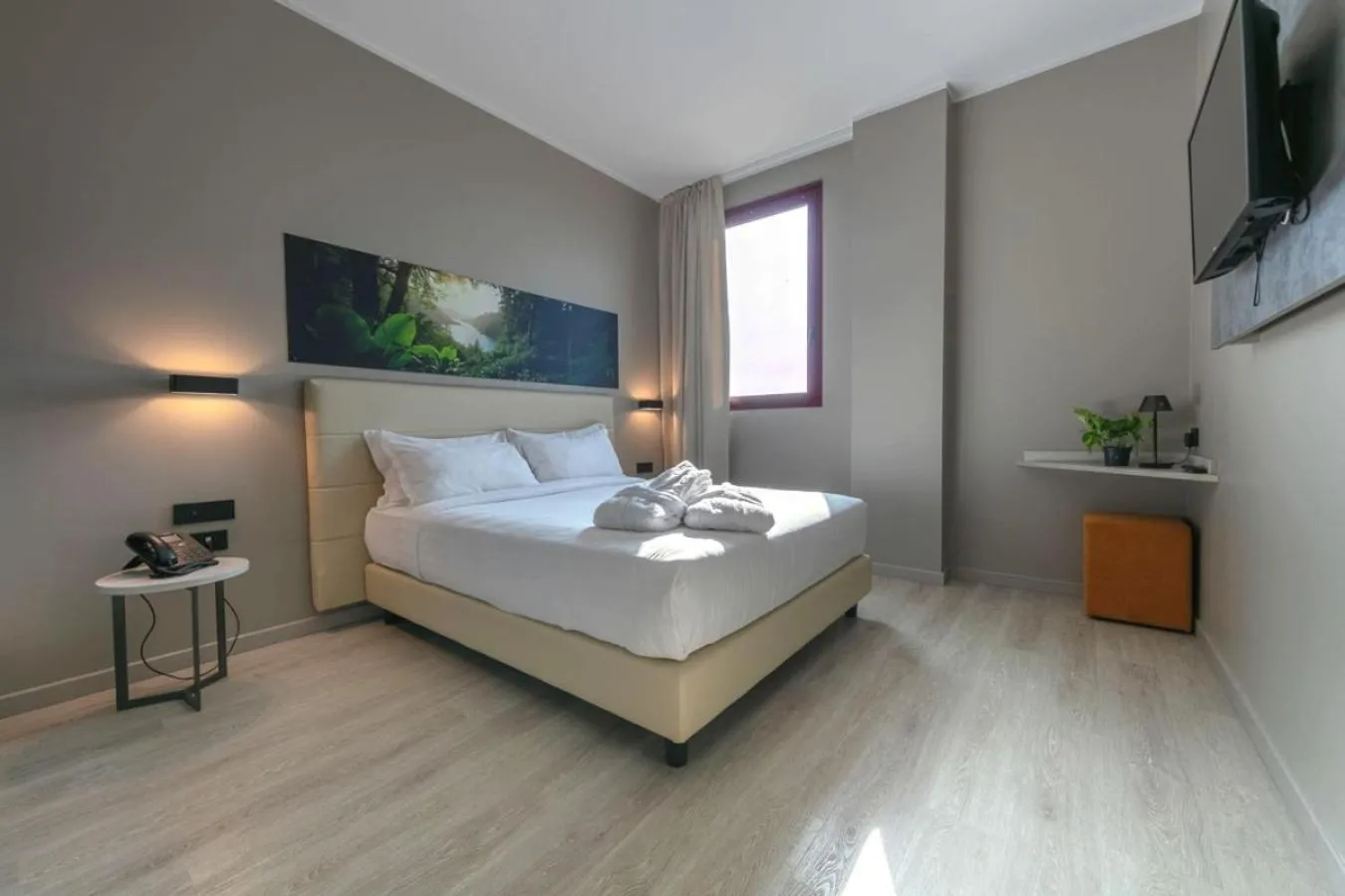 Bedroom, Bed in Break Hotel