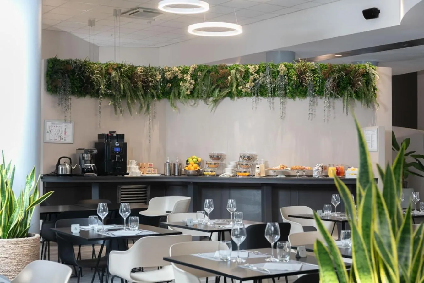 Breakfast in Break Hotel