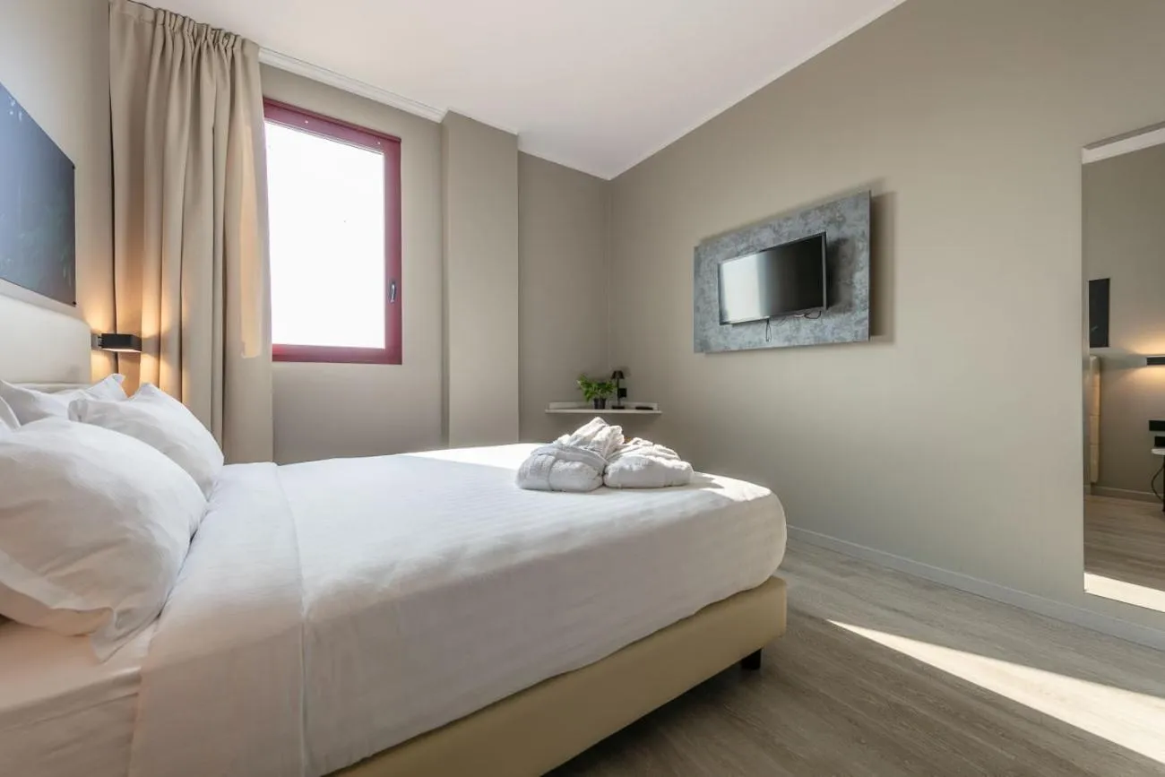 Photo of the whole room, Bed in Break Hotel