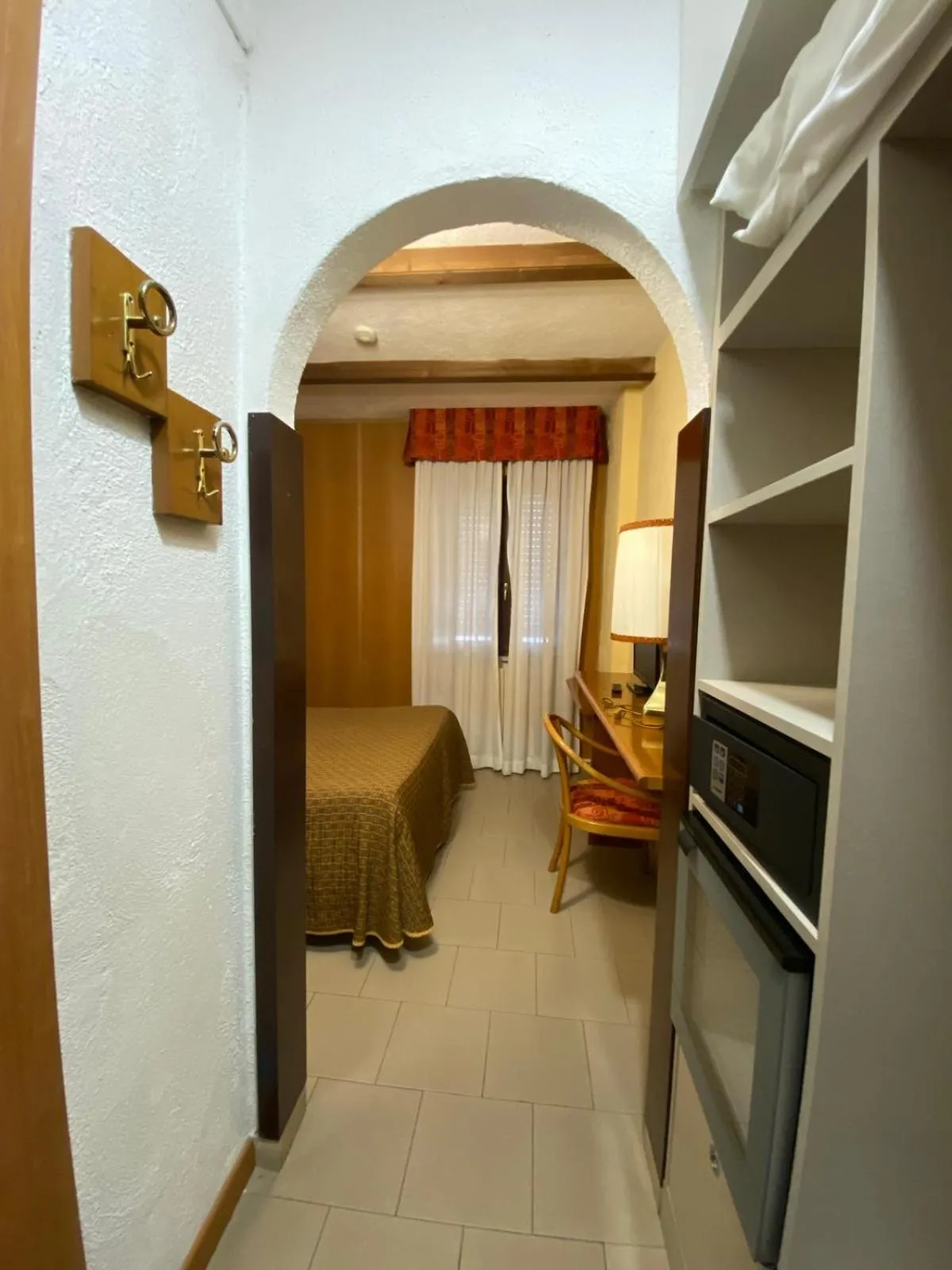 safe, Bed in Hotel Sila