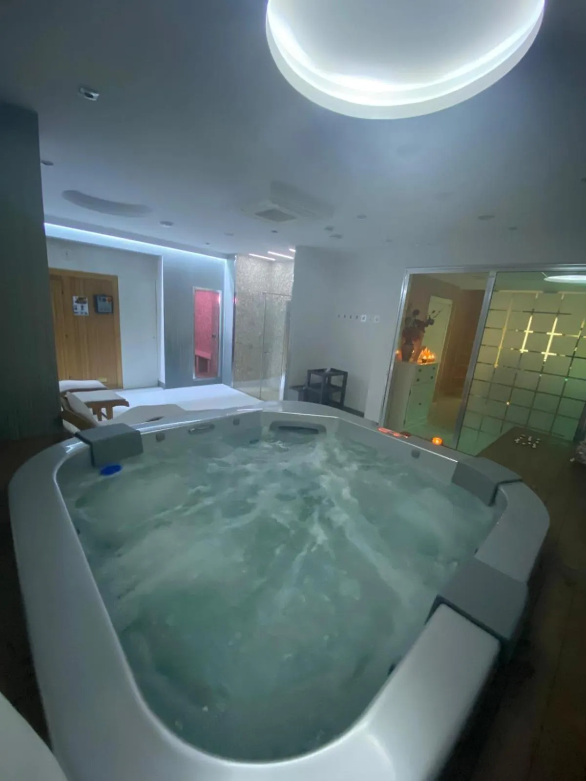 Hot Tub in Hotel Sila