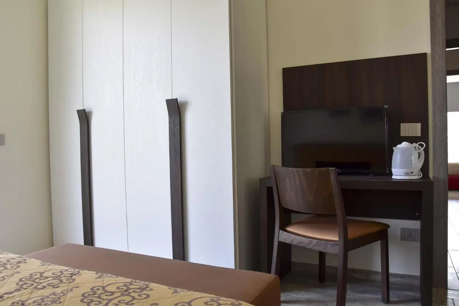 Large Double Room in Il Riccio e la Castagna - Country House Large Double Room in Il Riccio e la Castagna - Country House