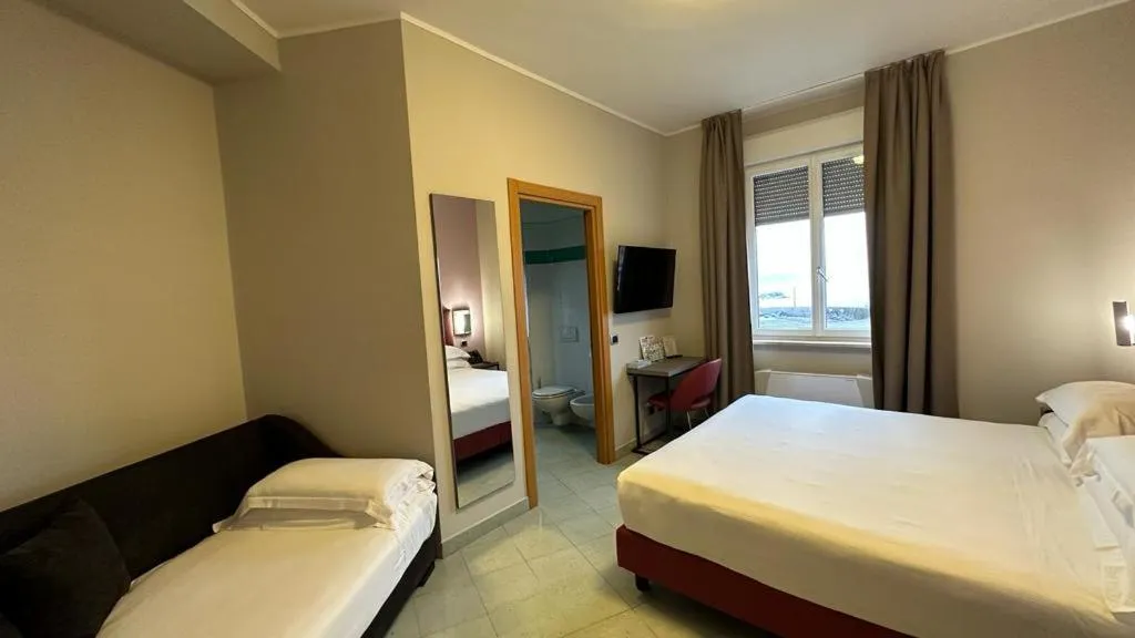 Photo of the whole room, Bed in HH Il Gabbiano