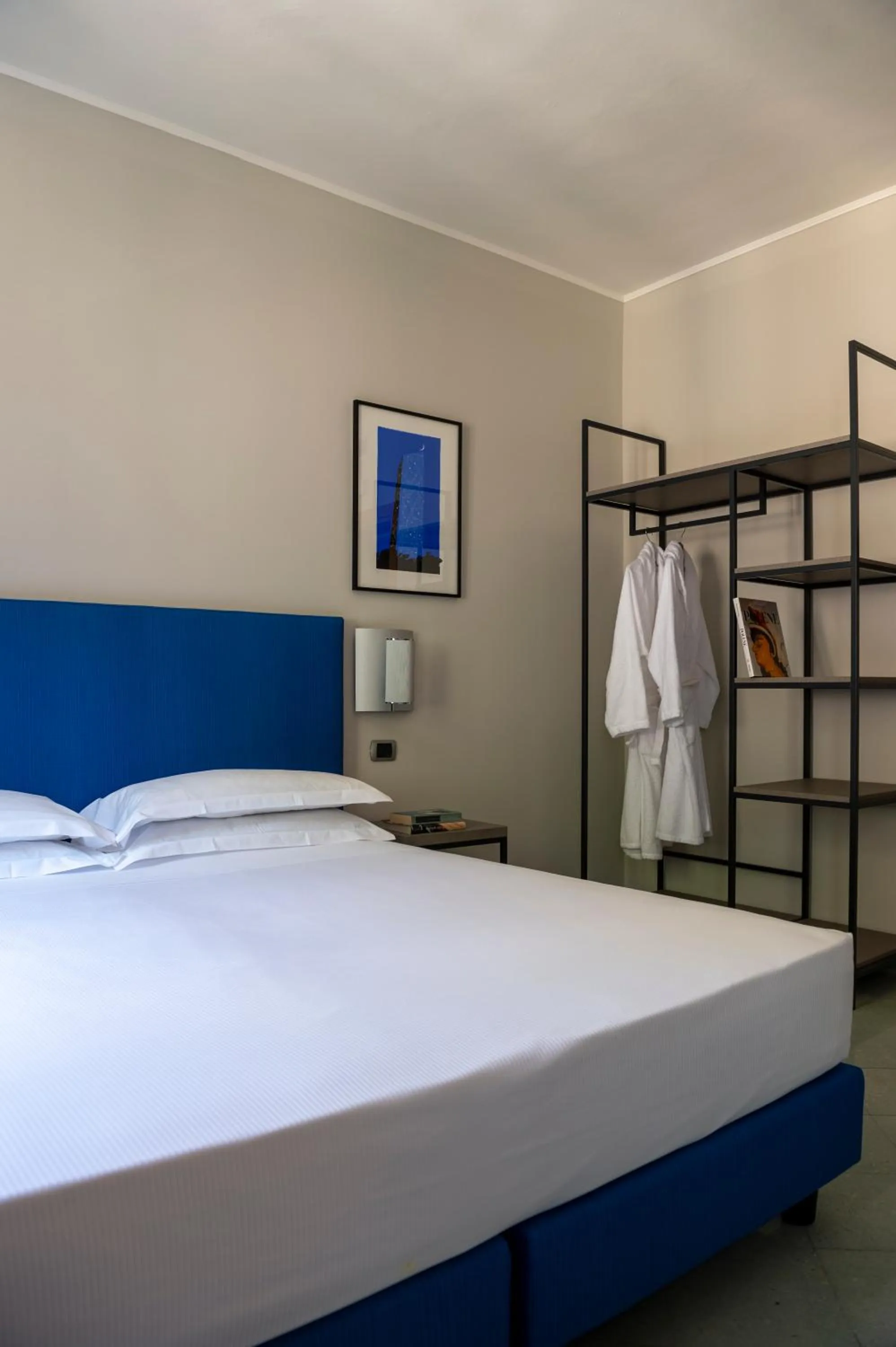 Photo of the whole room, Bed in HH Il Gabbiano