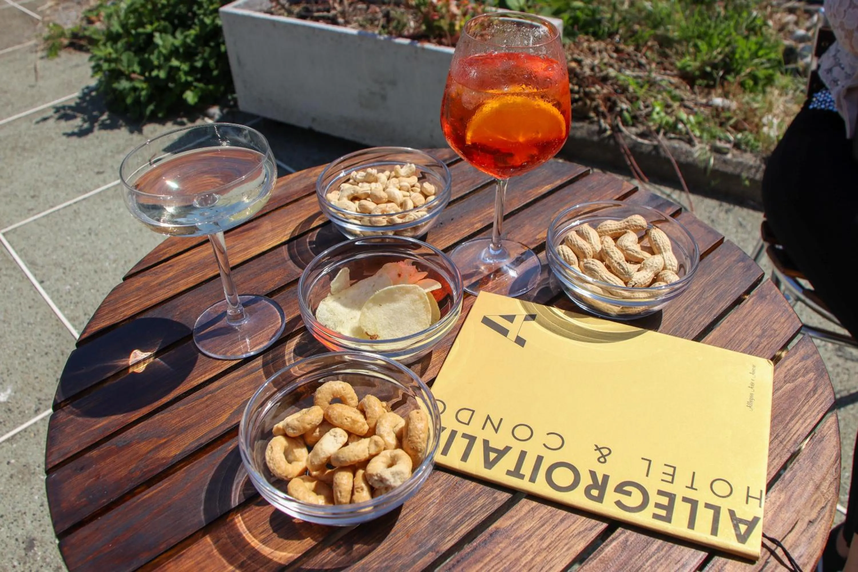 Lounge or bar in HH Il Gabbiano