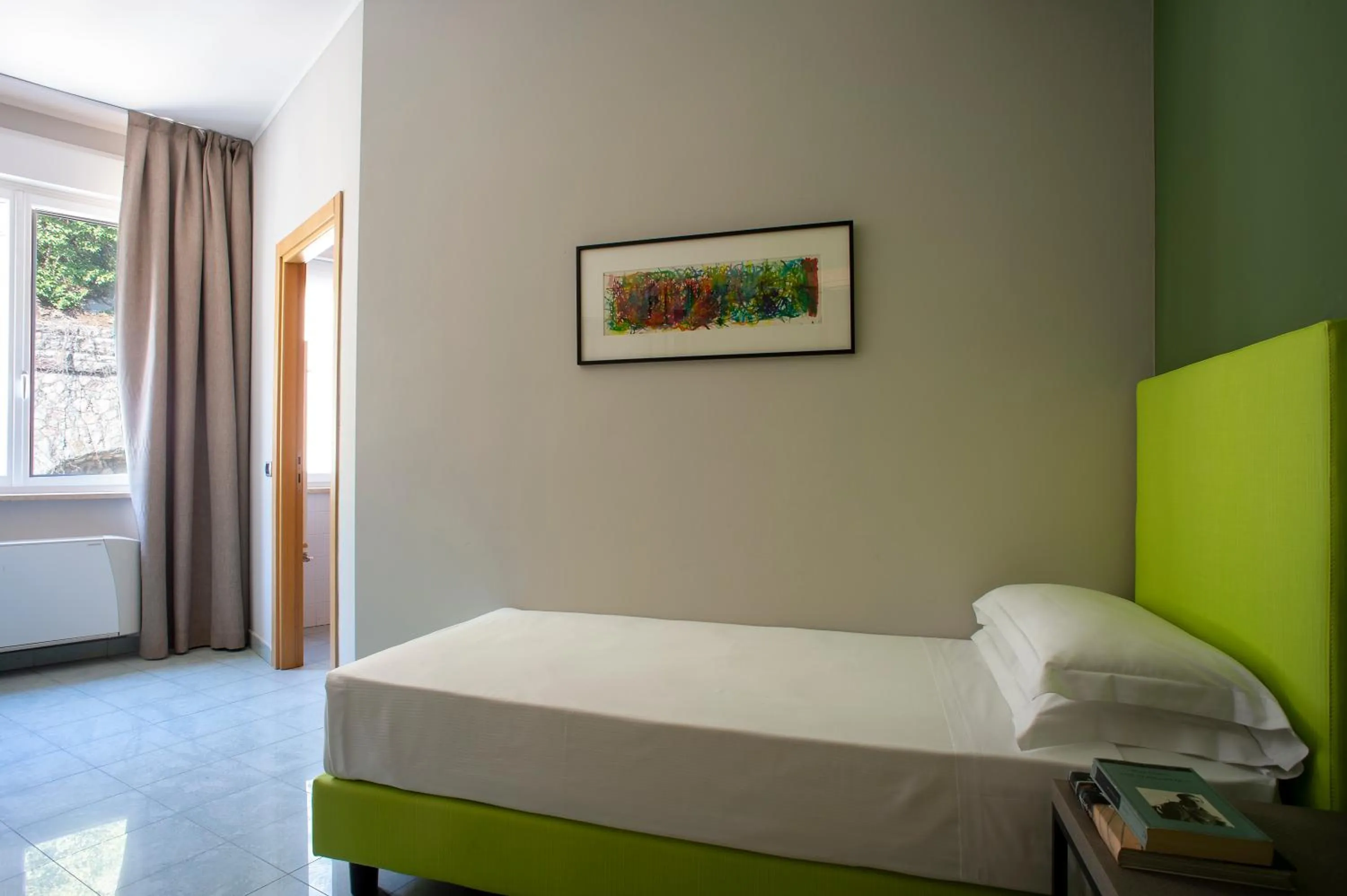 Photo of the whole room, Bed in HH Il Gabbiano