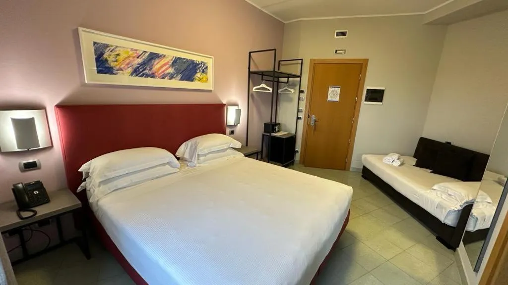 Photo of the whole room, Bed in HH Il Gabbiano