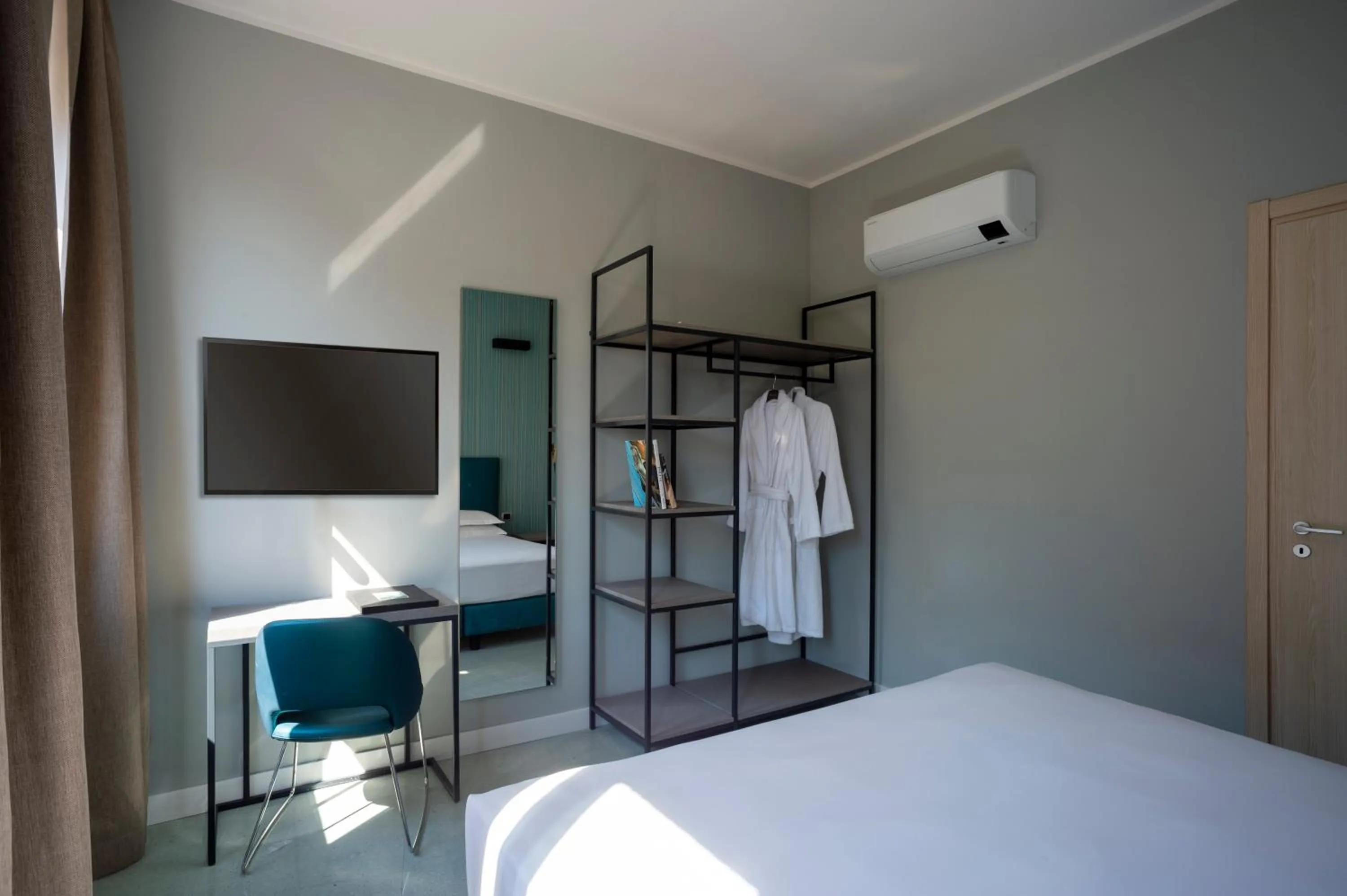 Photo of the whole room, Bed in HH Il Gabbiano