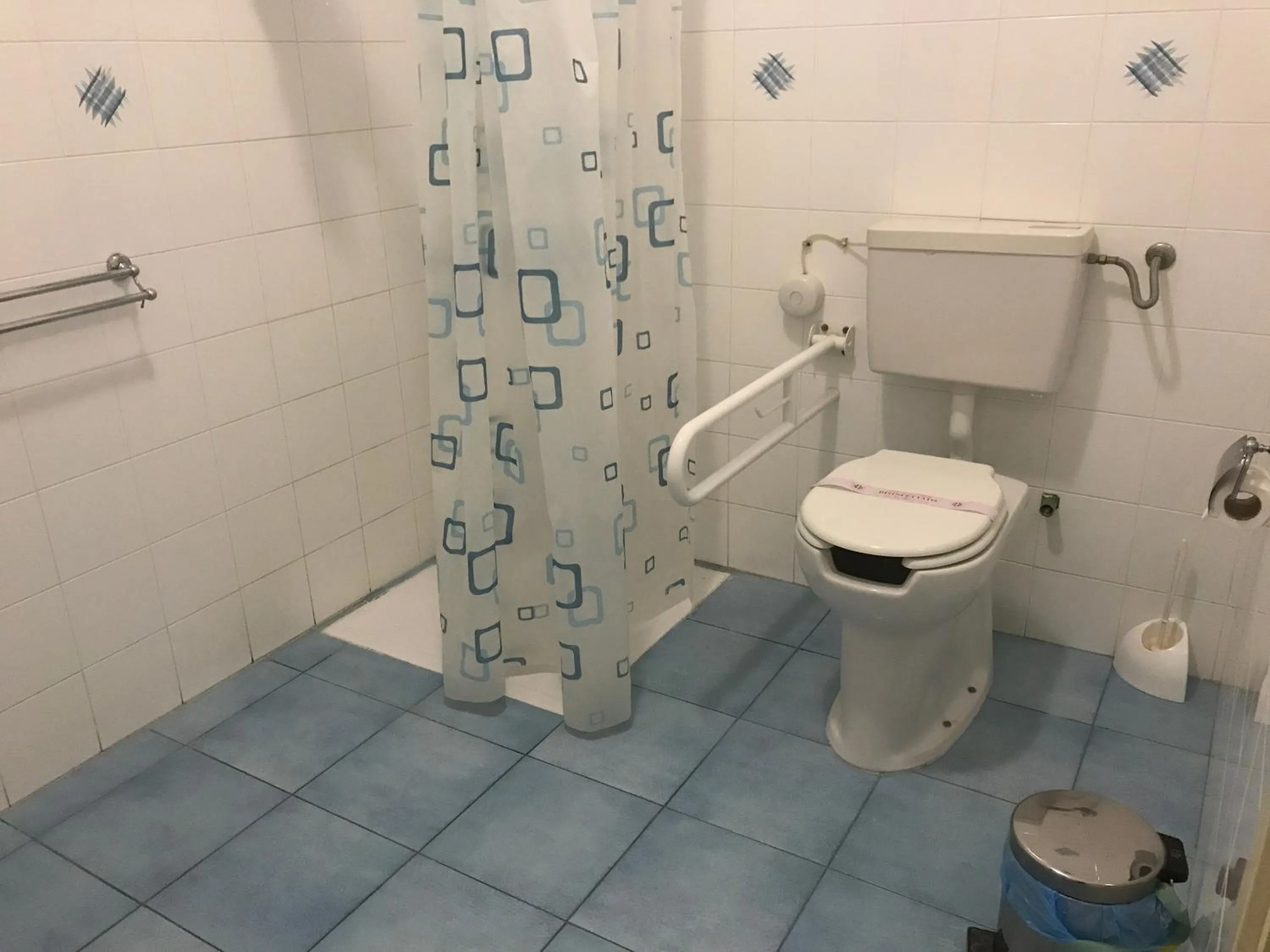 Shower in Megaron Hotel