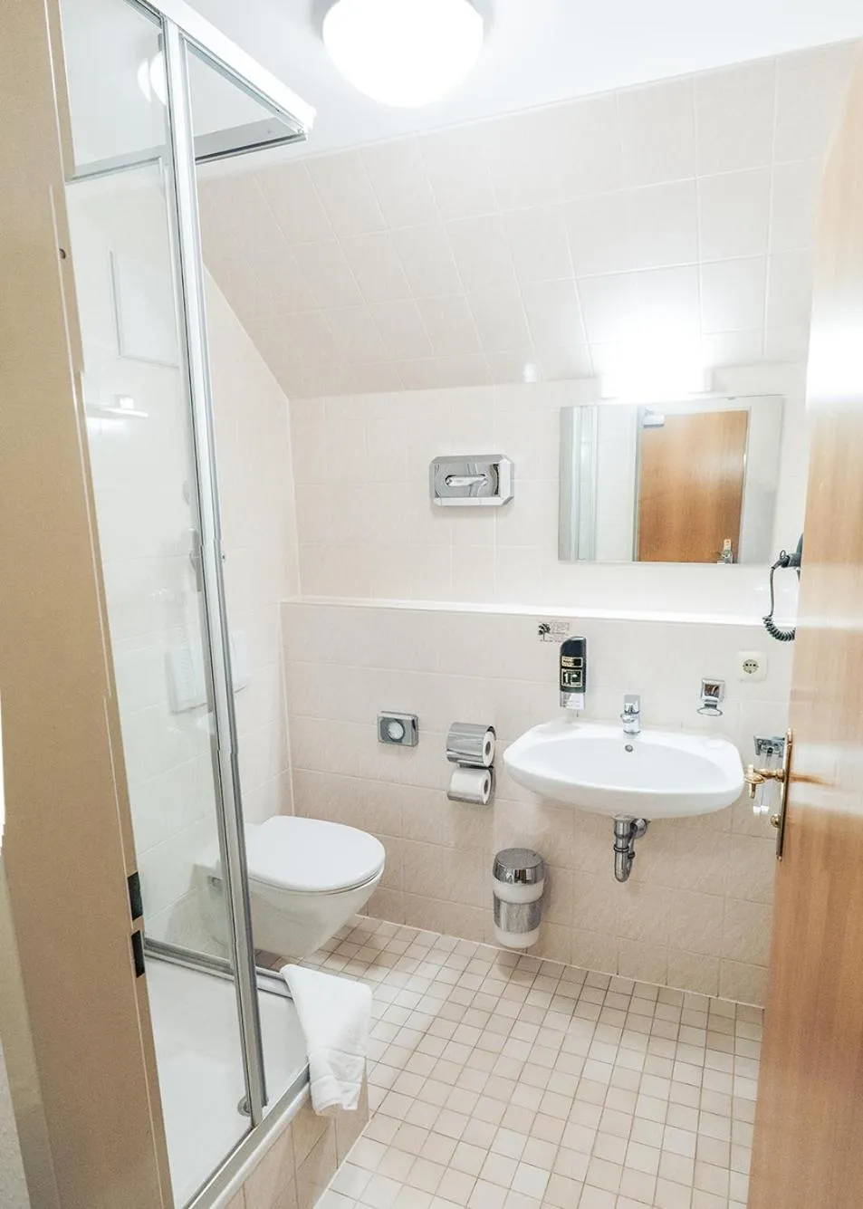 Bathroom in Gasthaus Kampenwand Bernau