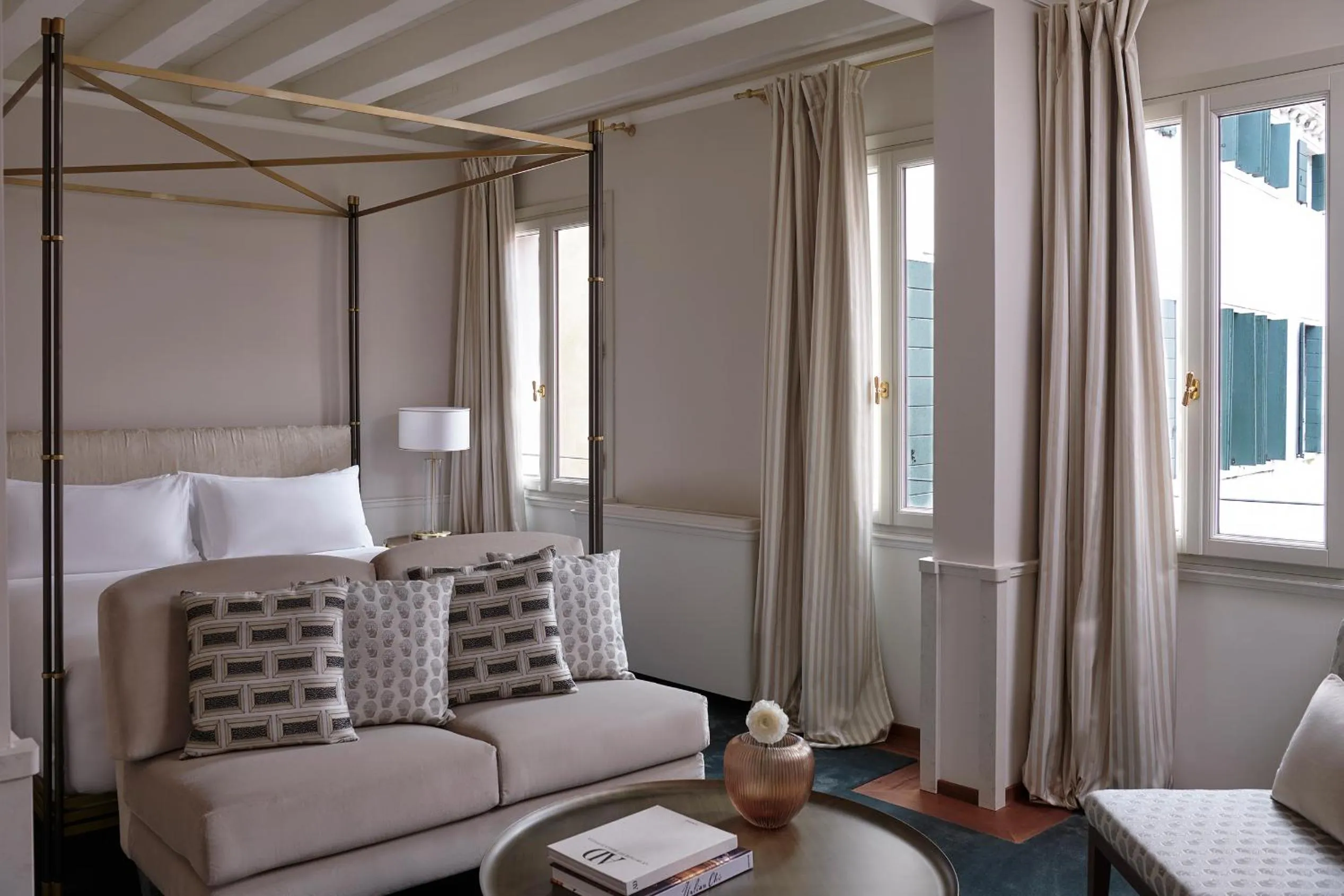 Bed in Violino d'Oro Venezia