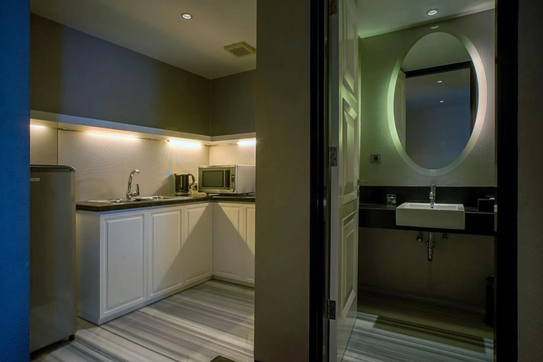 kitchen in ARTOTEL TS Suites Surabaya