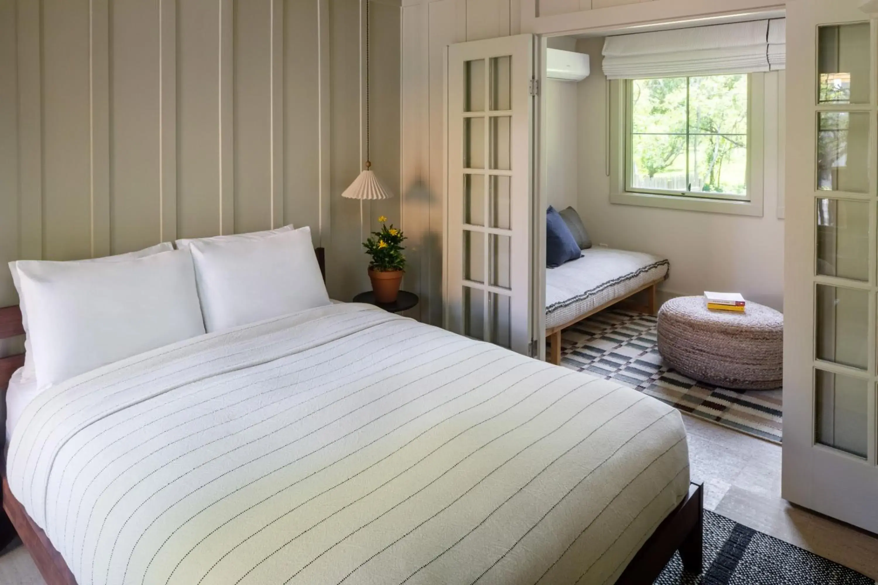 Green Meadow Chalet in Dawn Ranch Green Meadow Chalet in Dawn Ranch