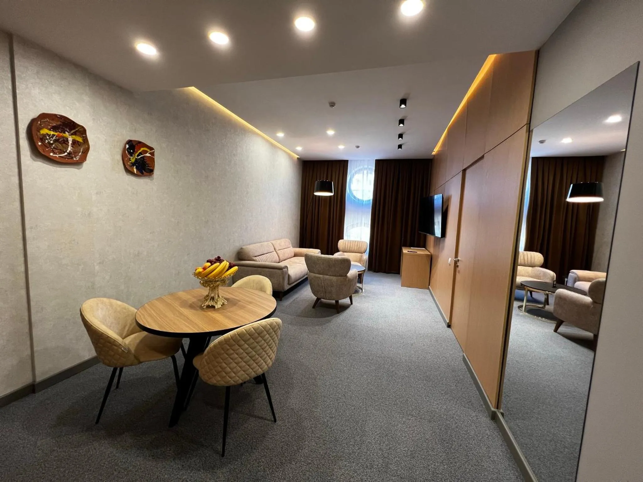 Seating area in King Plaza Hotel