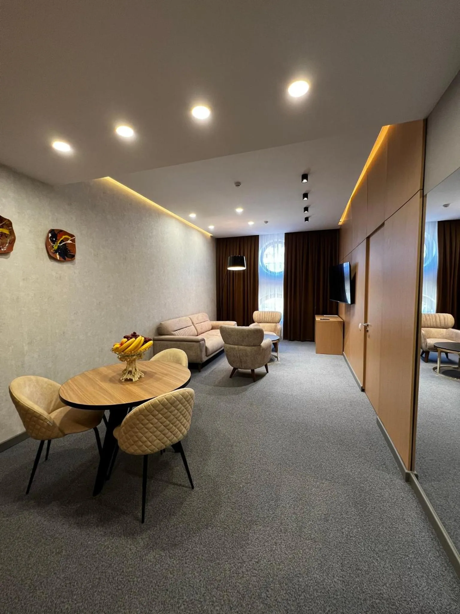 Dining area in King Plaza Hotel