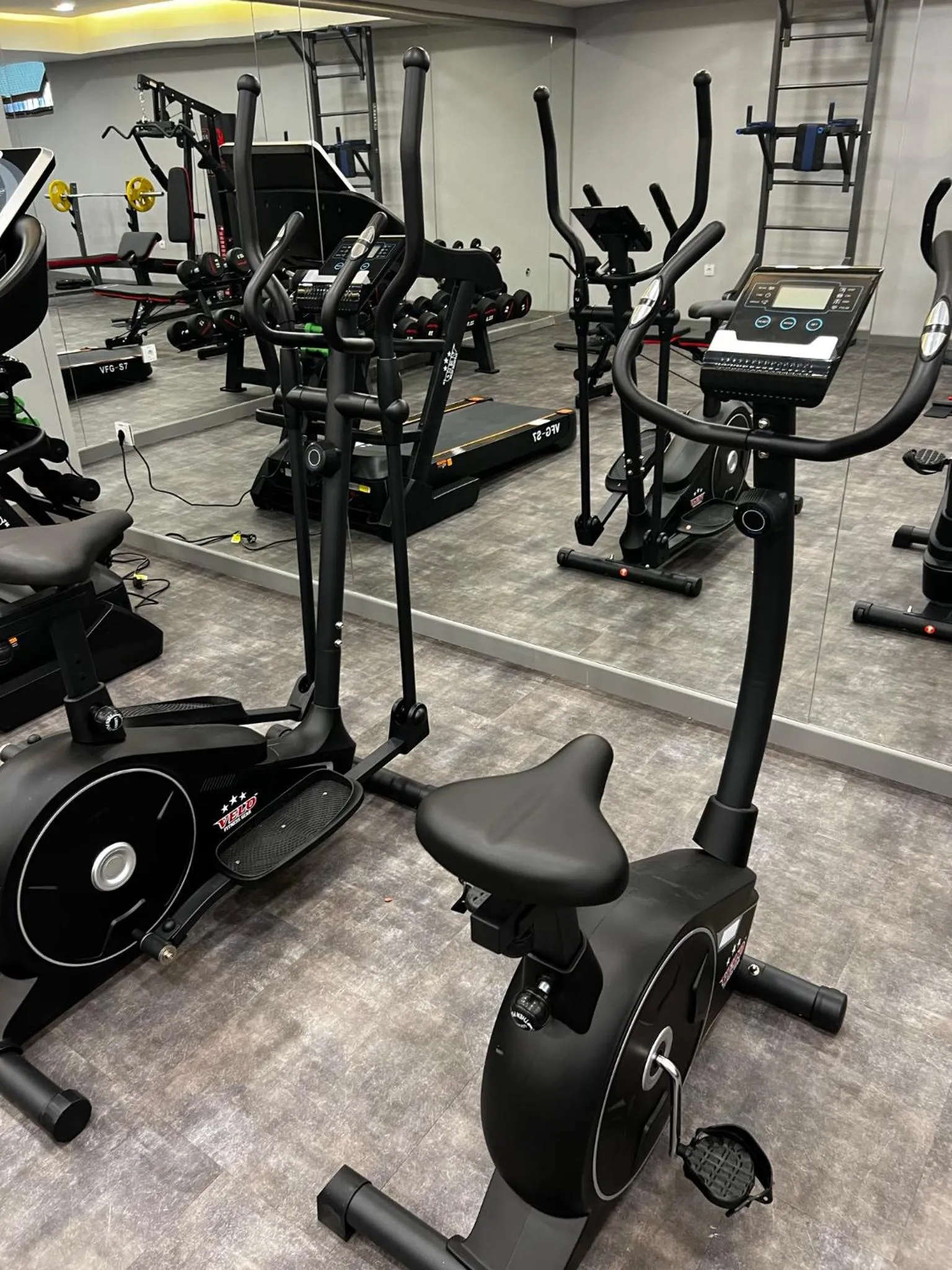 Fitness centre/facilities in King Plaza Hotel