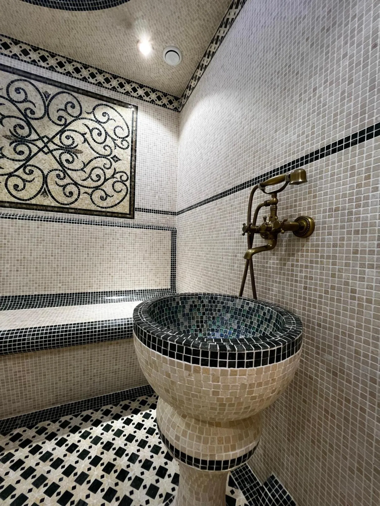 Spa and wellness centre/facilities in King Plaza Hotel