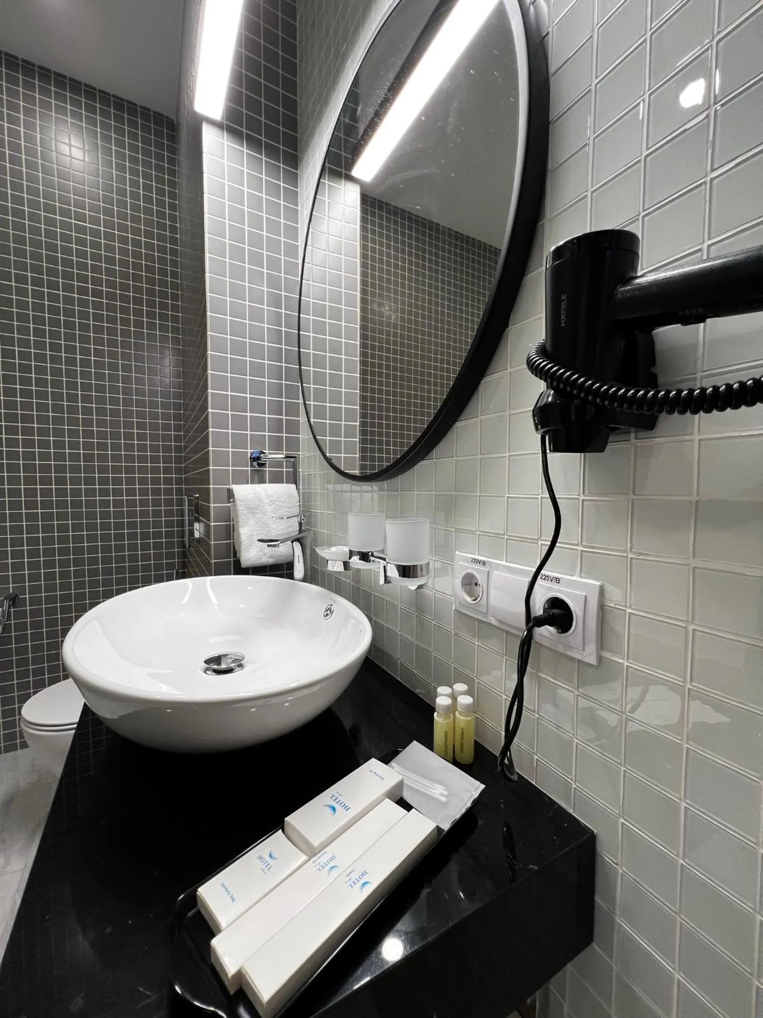 Bathroom in King Plaza Hotel