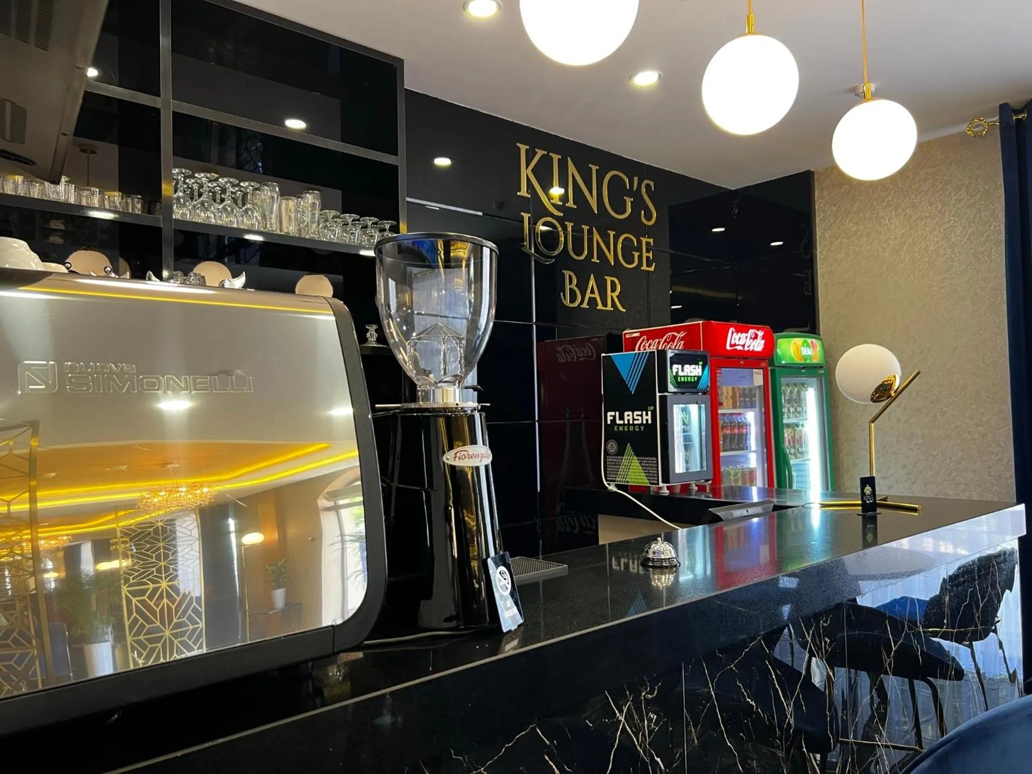 Lounge or bar in King Plaza Hotel