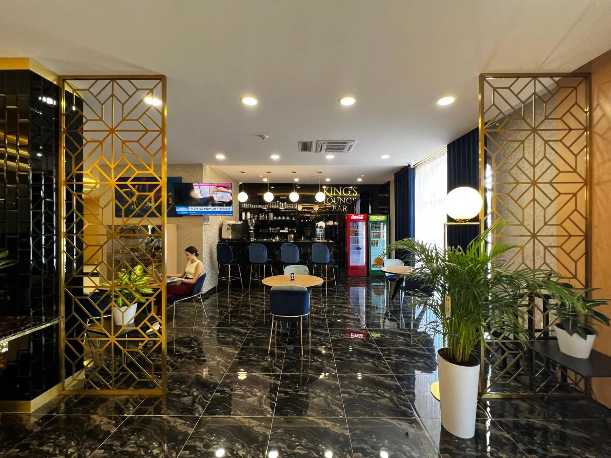 Lounge or bar in King Plaza Hotel