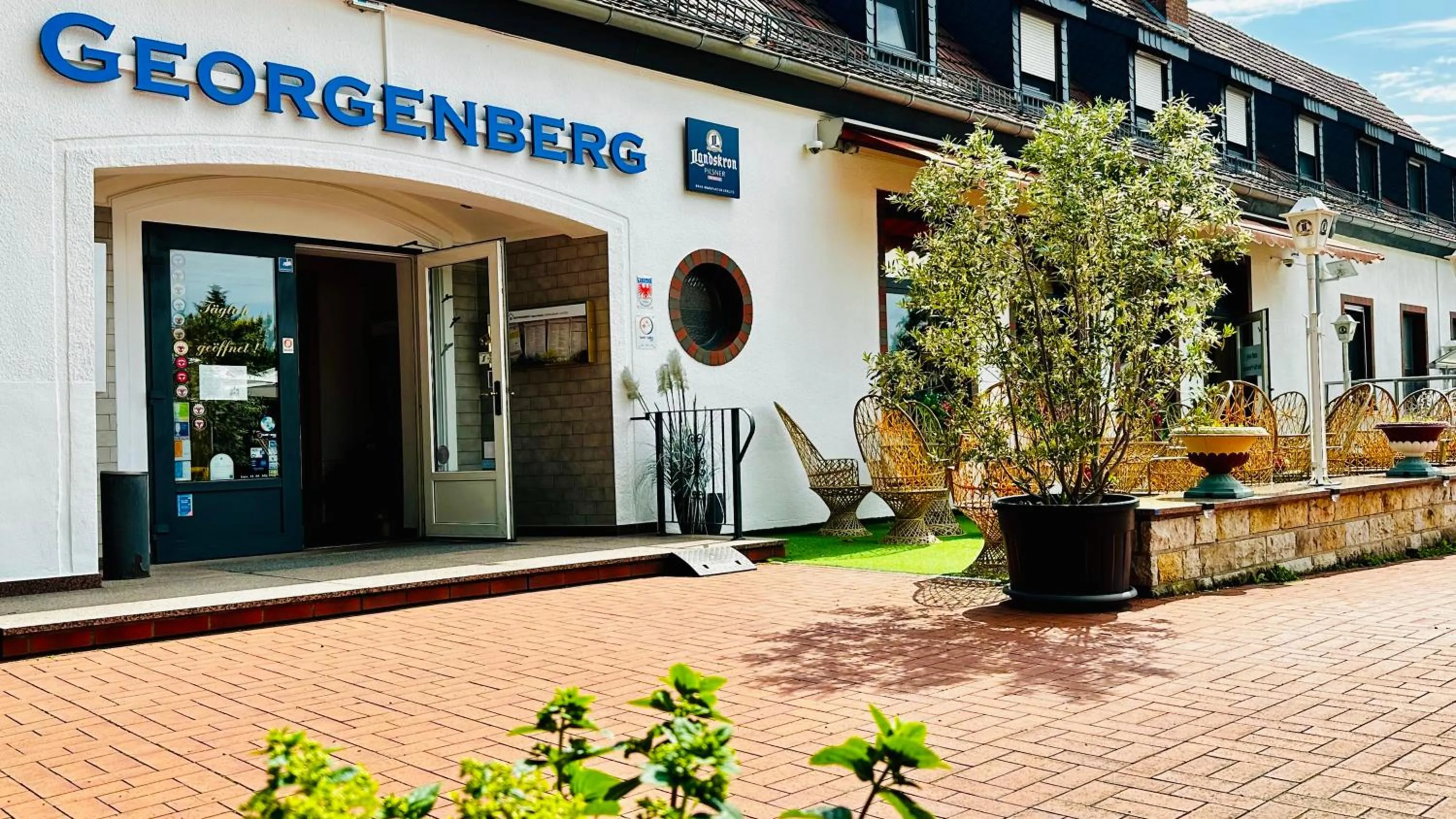 Facade/entrance in Georgenberg