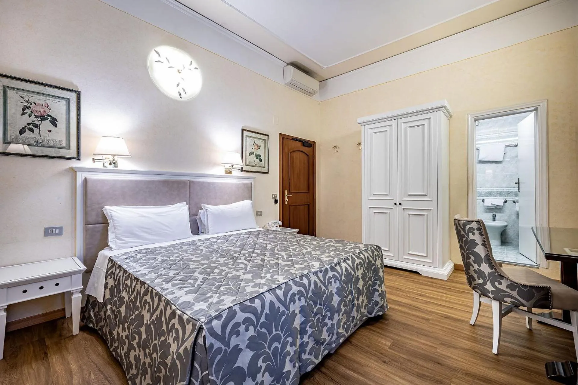 Photo of the whole room, Bed in Hotel Alessandra