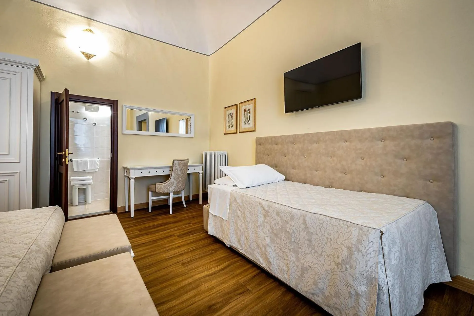 Photo of the whole room, Bed in Hotel Alessandra