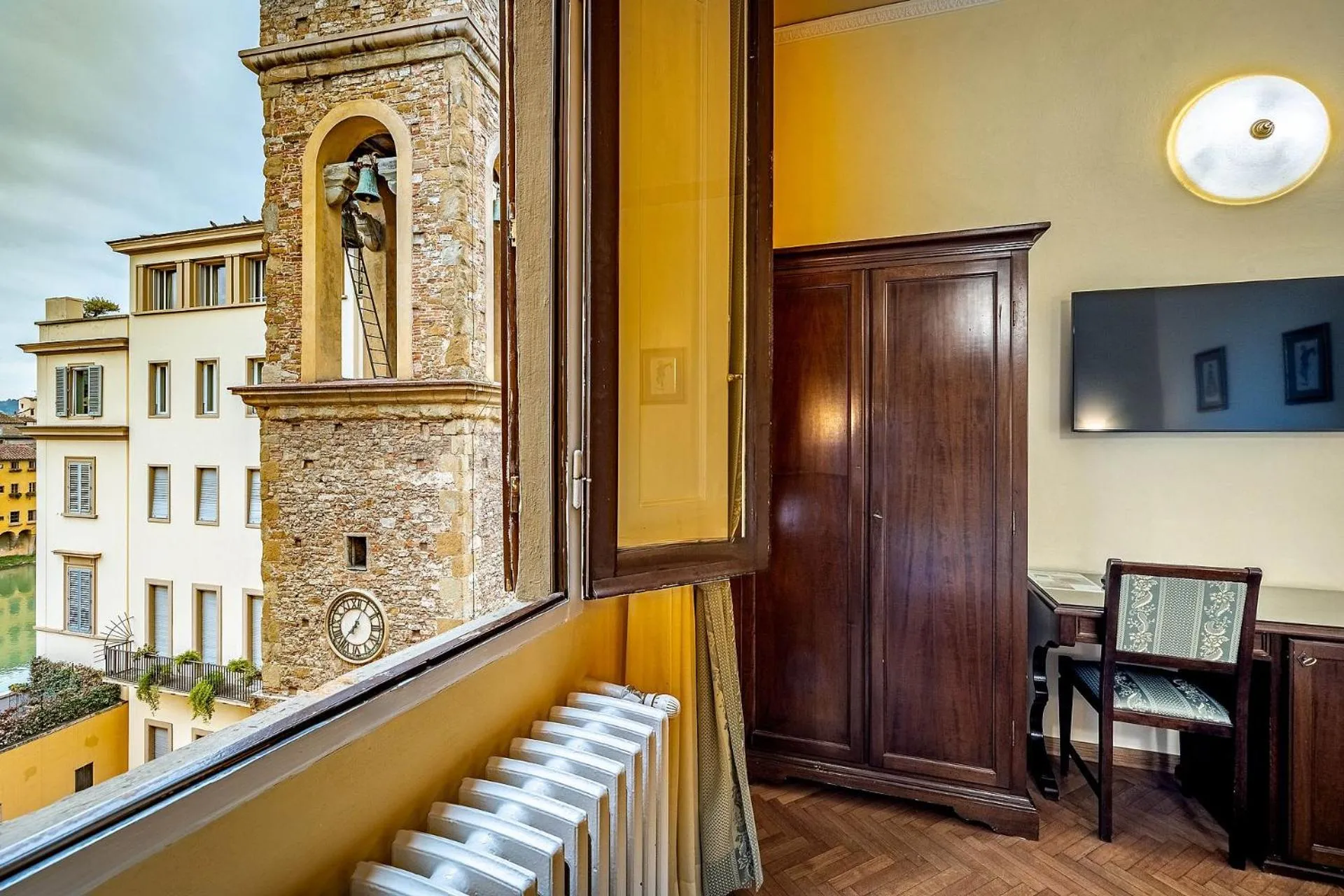 Photo of the whole room in Hotel Alessandra