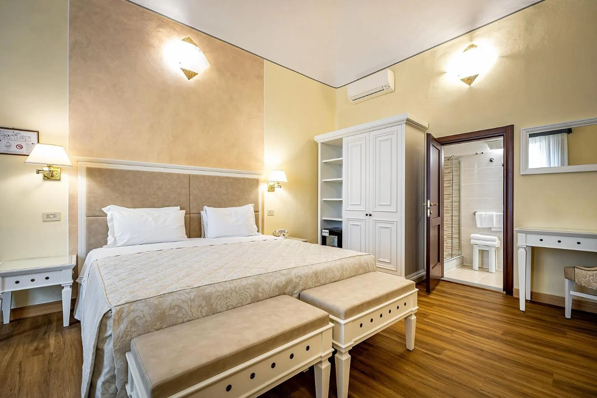 Photo of the whole room, Bed in Hotel Alessandra